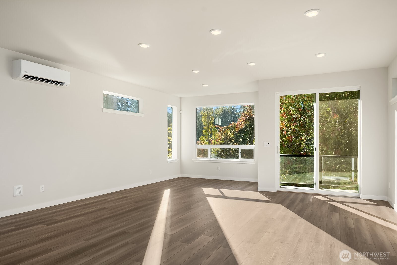 4027 Aberdeen Way Property Photo 4