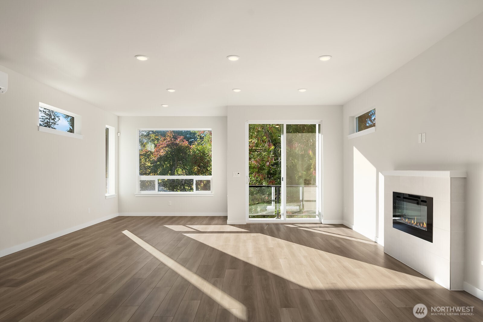 4027 Aberdeen Way Property Photo 5