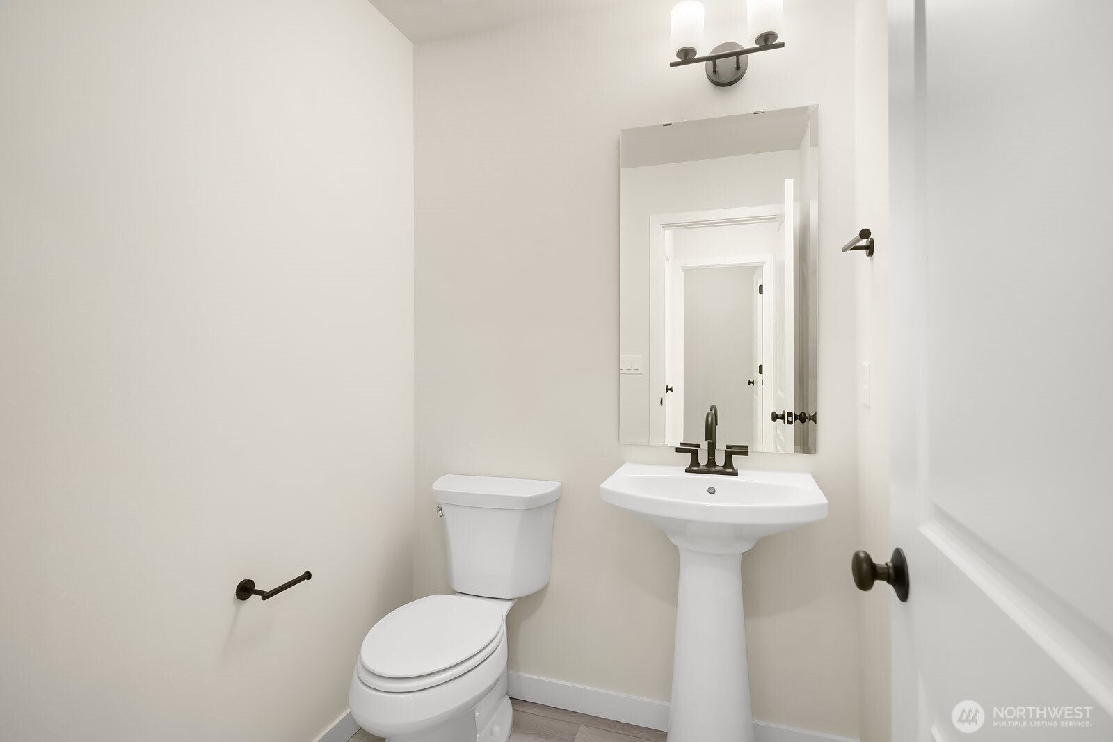 4027 Aberdeen Way Property Photo 13