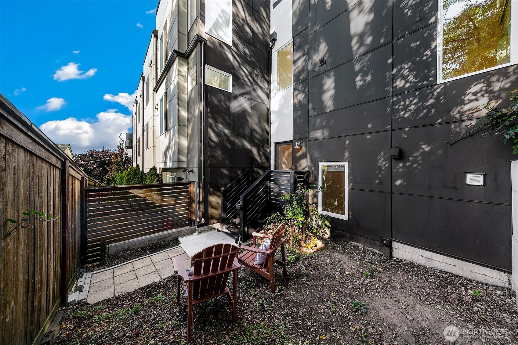 208 16th Avenue E Property Photo 18