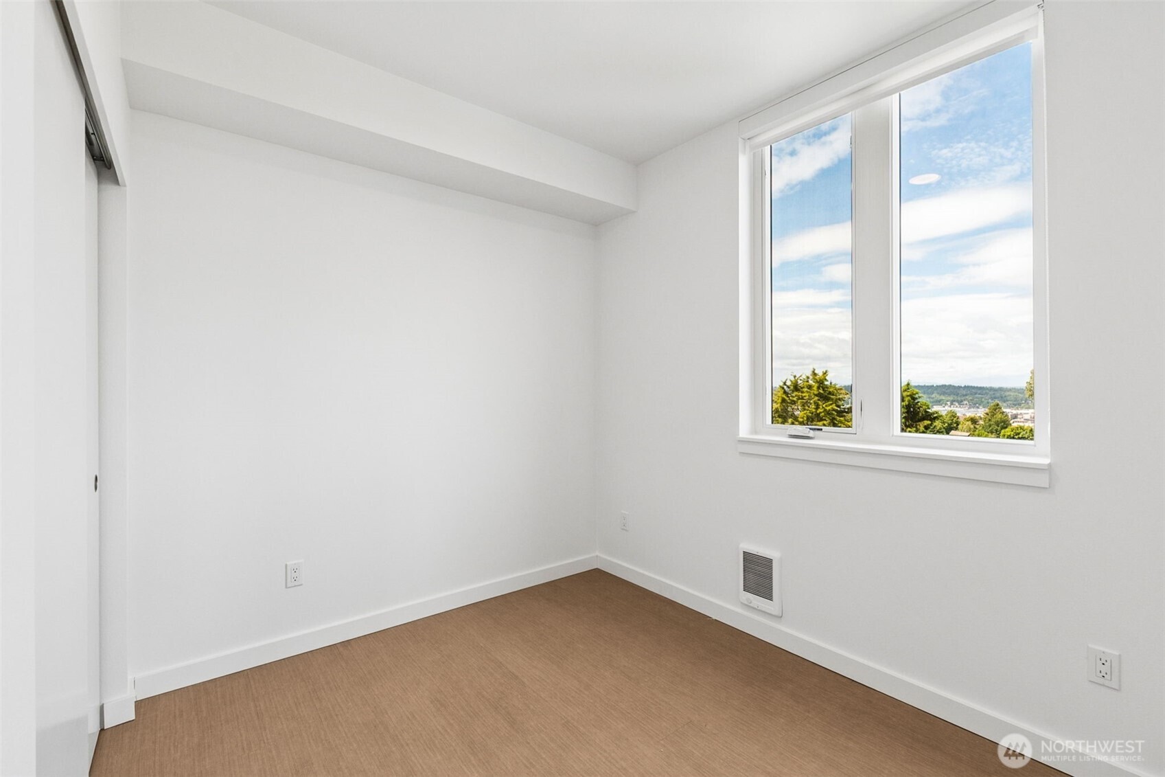 5819 Phinney Avenue 401 Property Photo 16