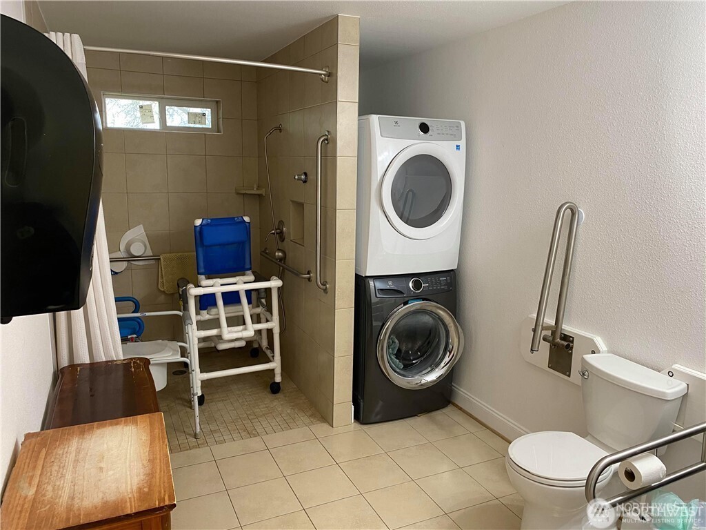 2592040 Property Photo 4