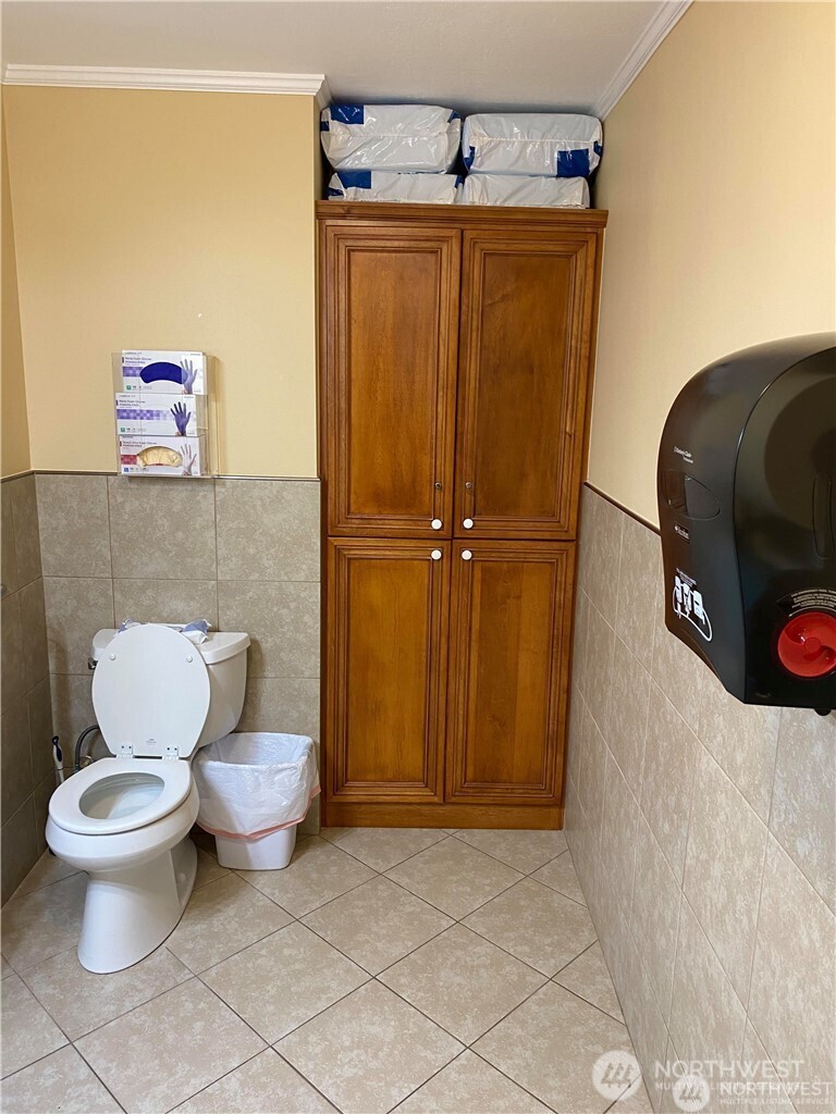2592040 Property Photo 5