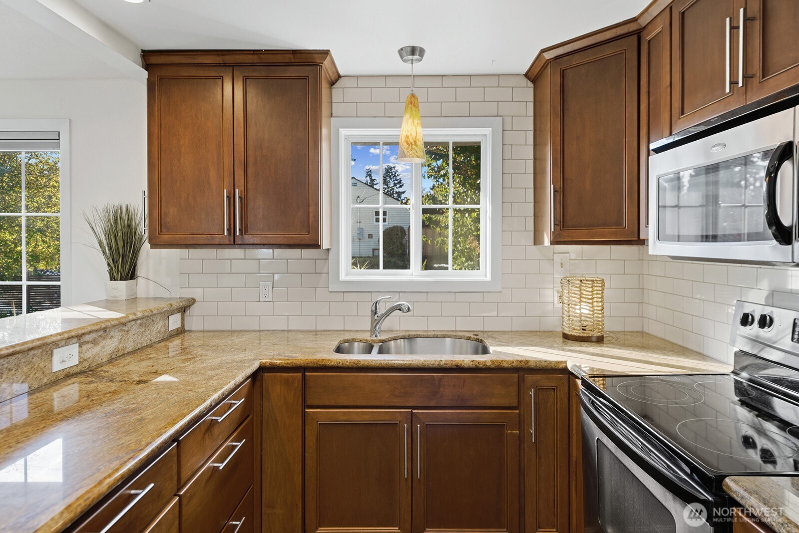 3604 Sw Thistle Street Property Photo 8