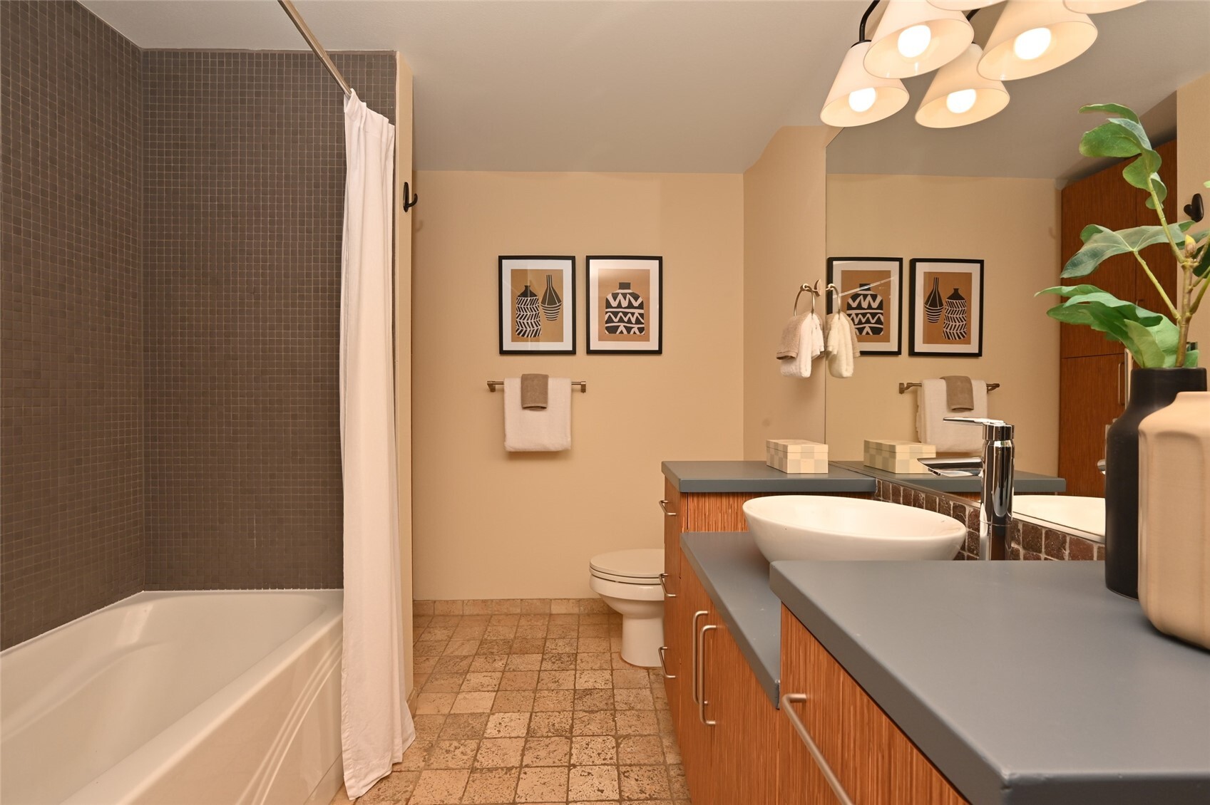 413 Ne 70th Street 210 Property Photo 15