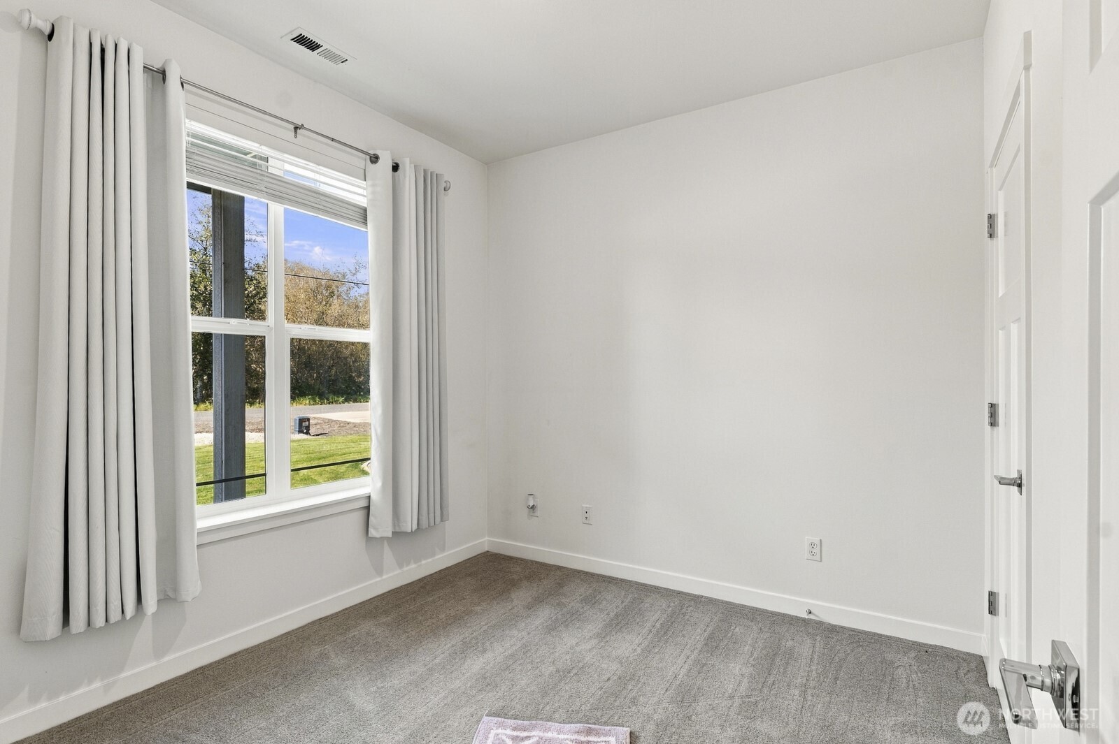28 Roup Road Property Photo 24
