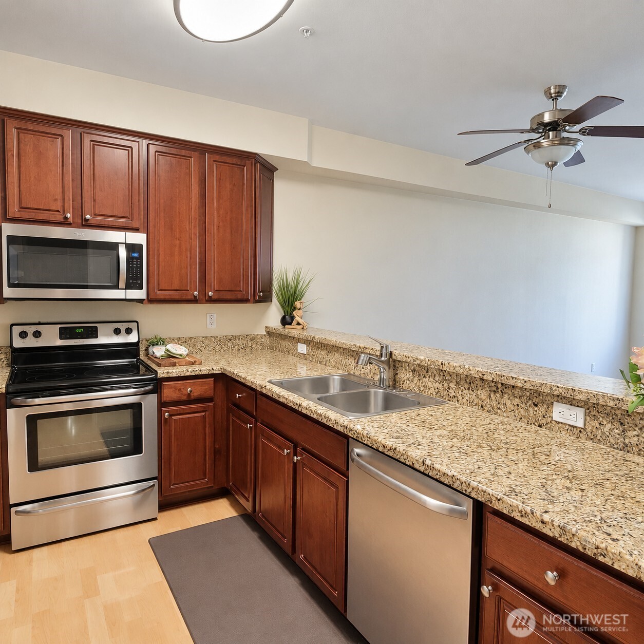 225 Logan Avenue 106 Property Photo 4