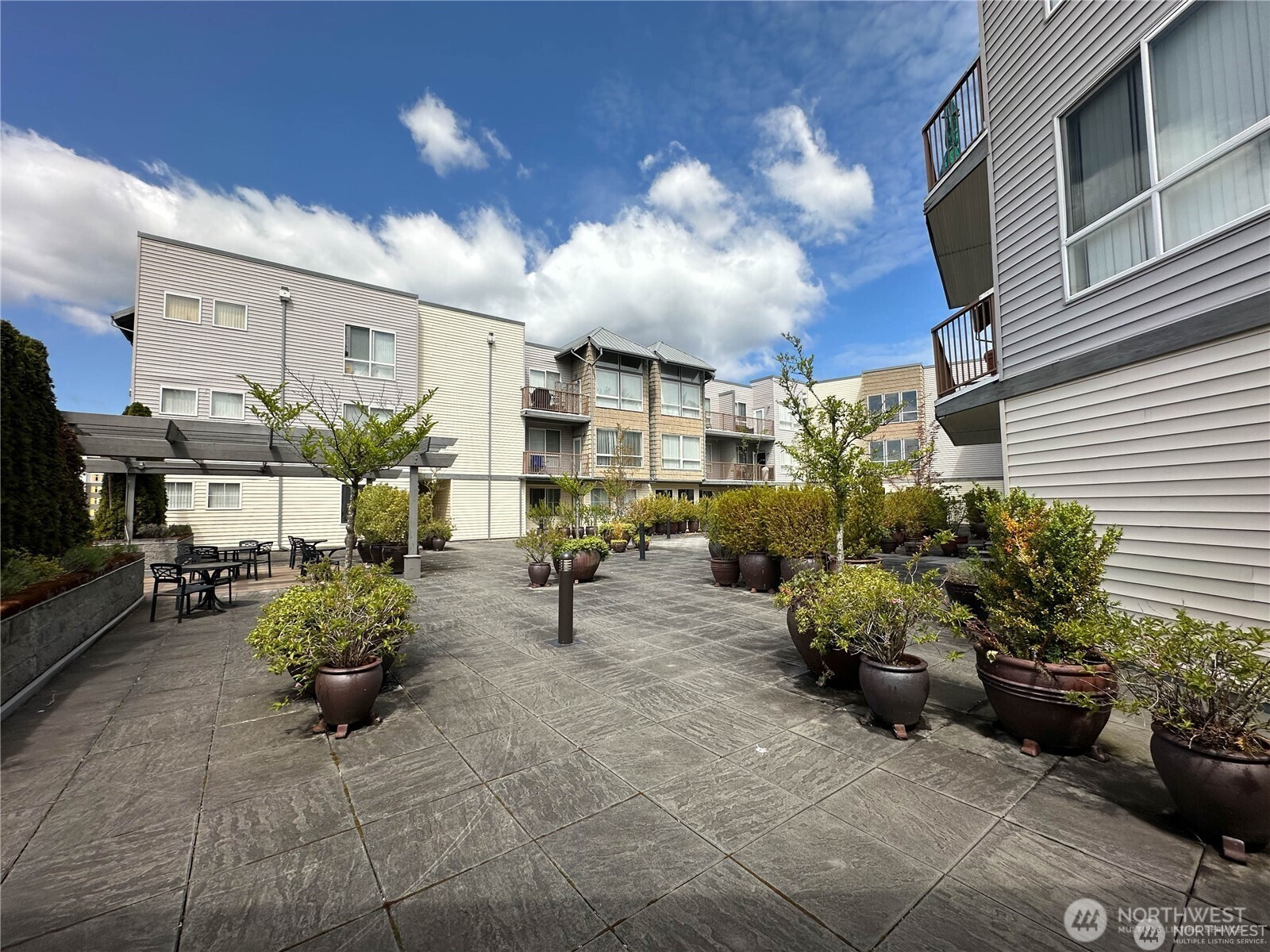 225 Logan Avenue 106 Property Photo 21