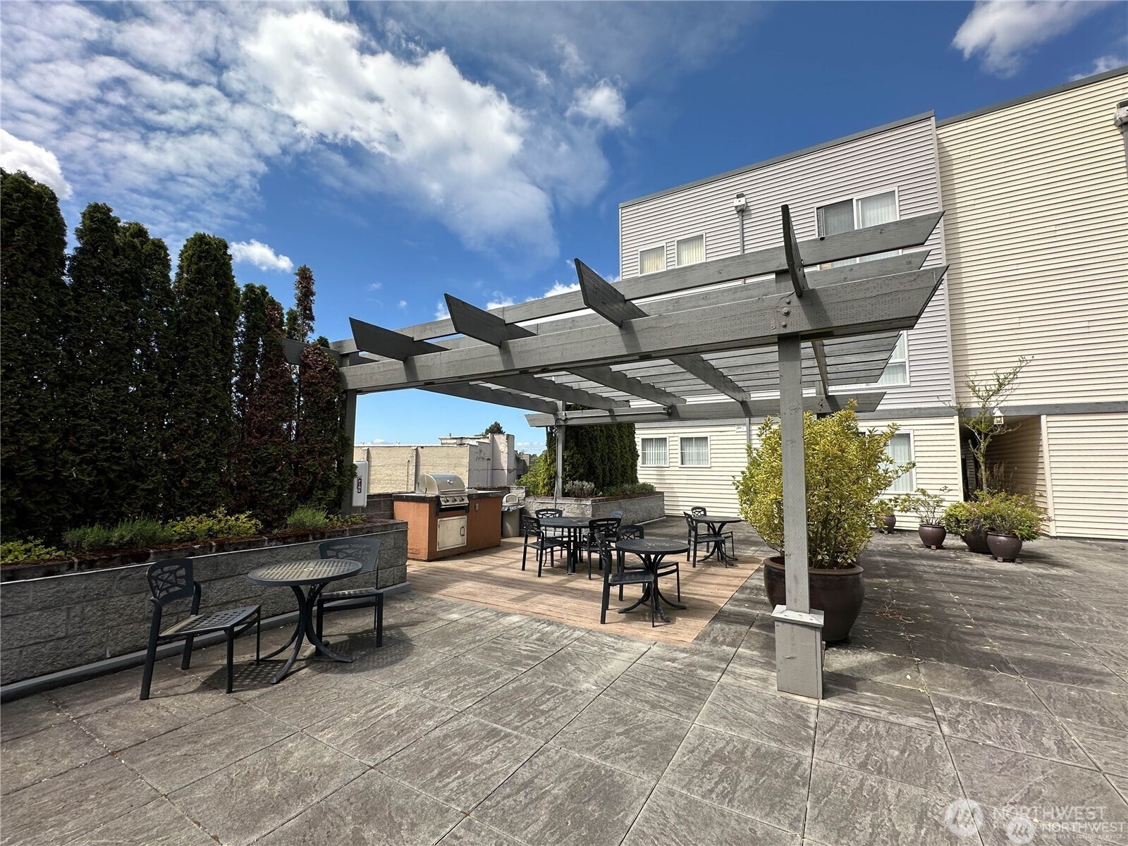 225 Logan Avenue 106 Property Photo 22
