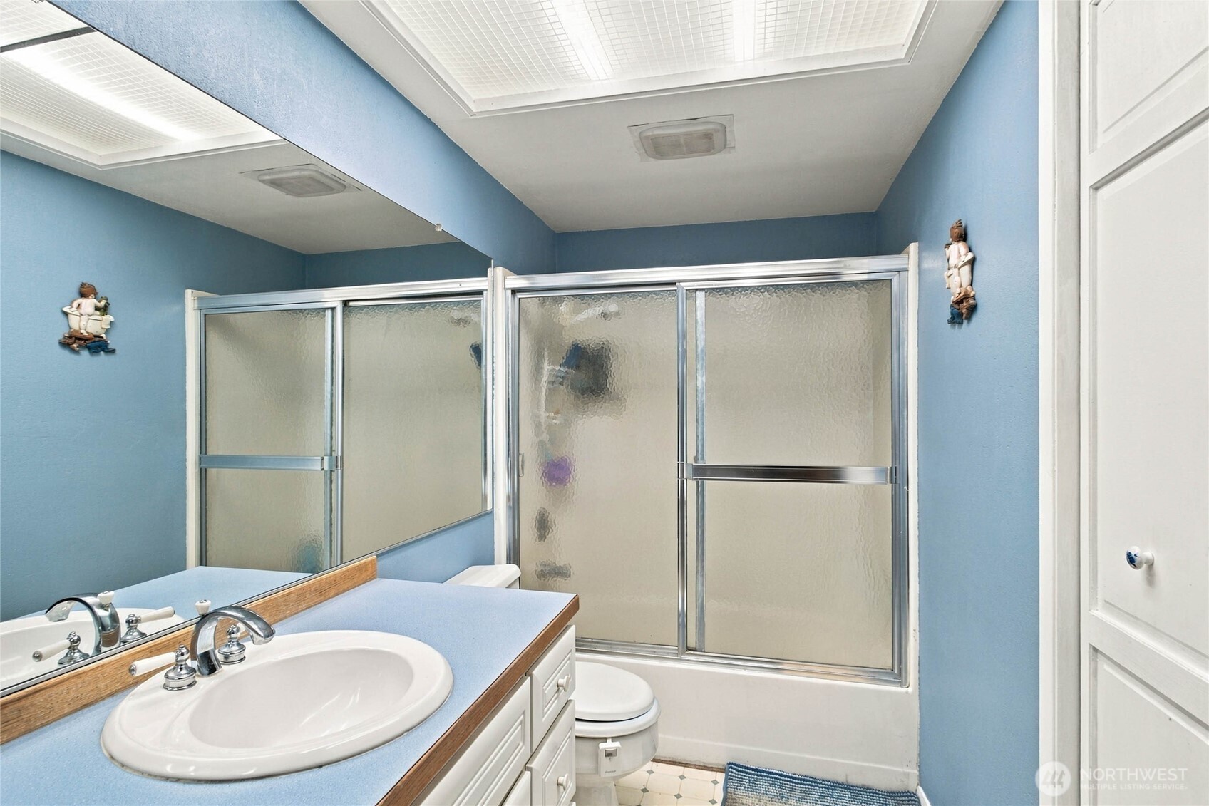 216 Broadmoor Street Property Photo 16