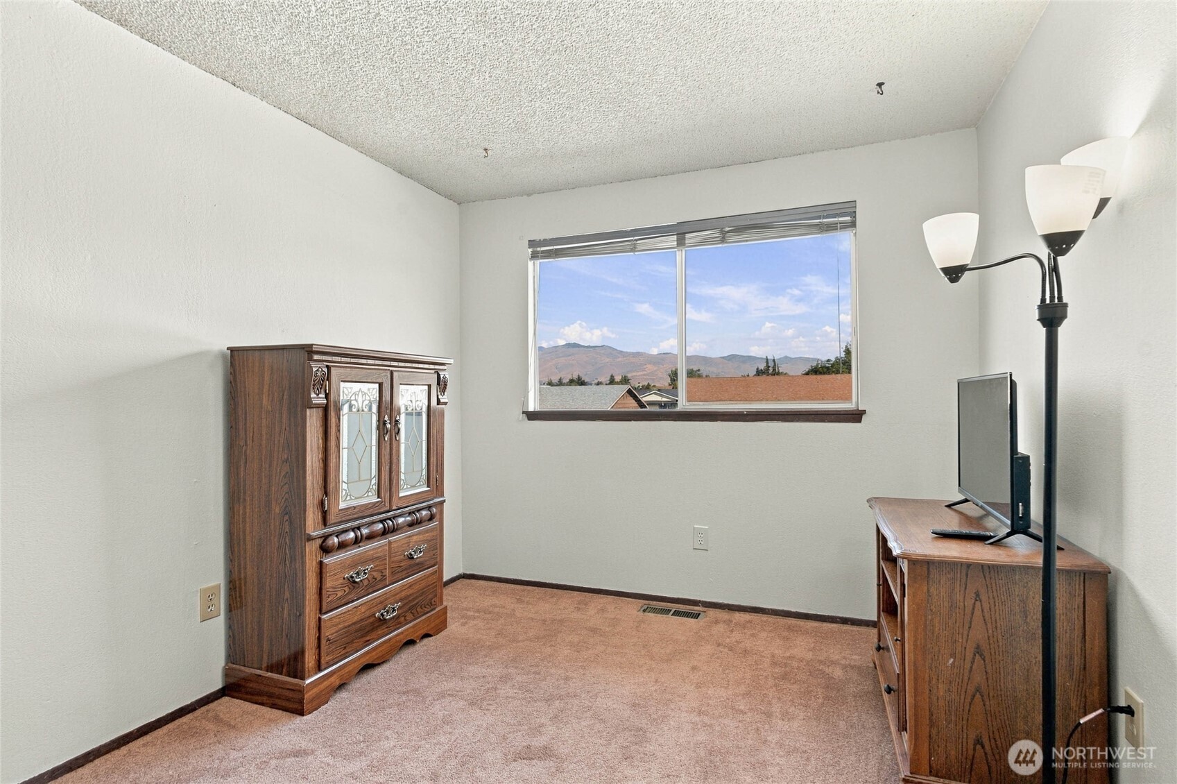 216 Broadmoor Street Property Photo 21