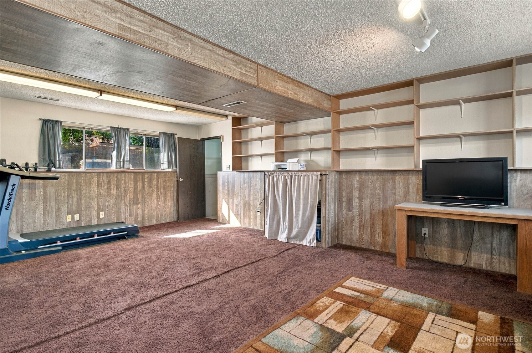 216 Broadmoor Street Property Photo 25