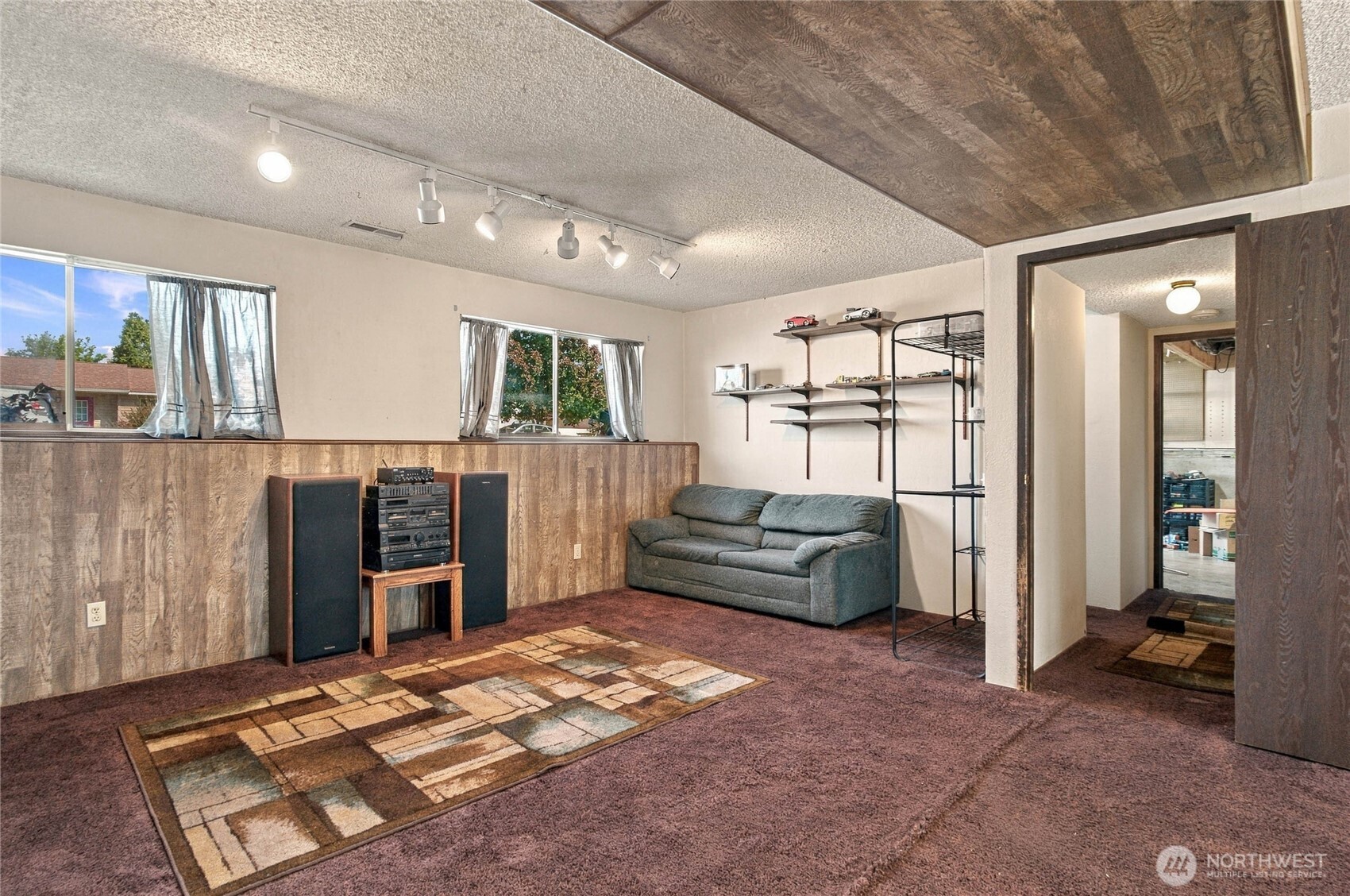 216 Broadmoor Street Property Photo 28