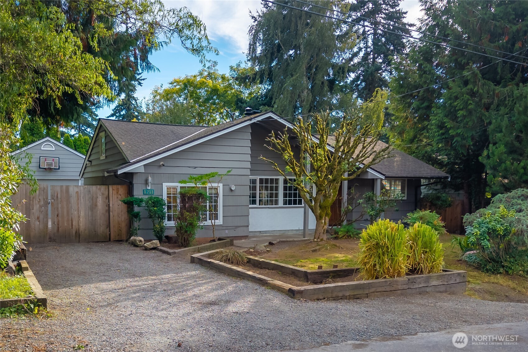 1211 N 173rd Street Property Photo 2