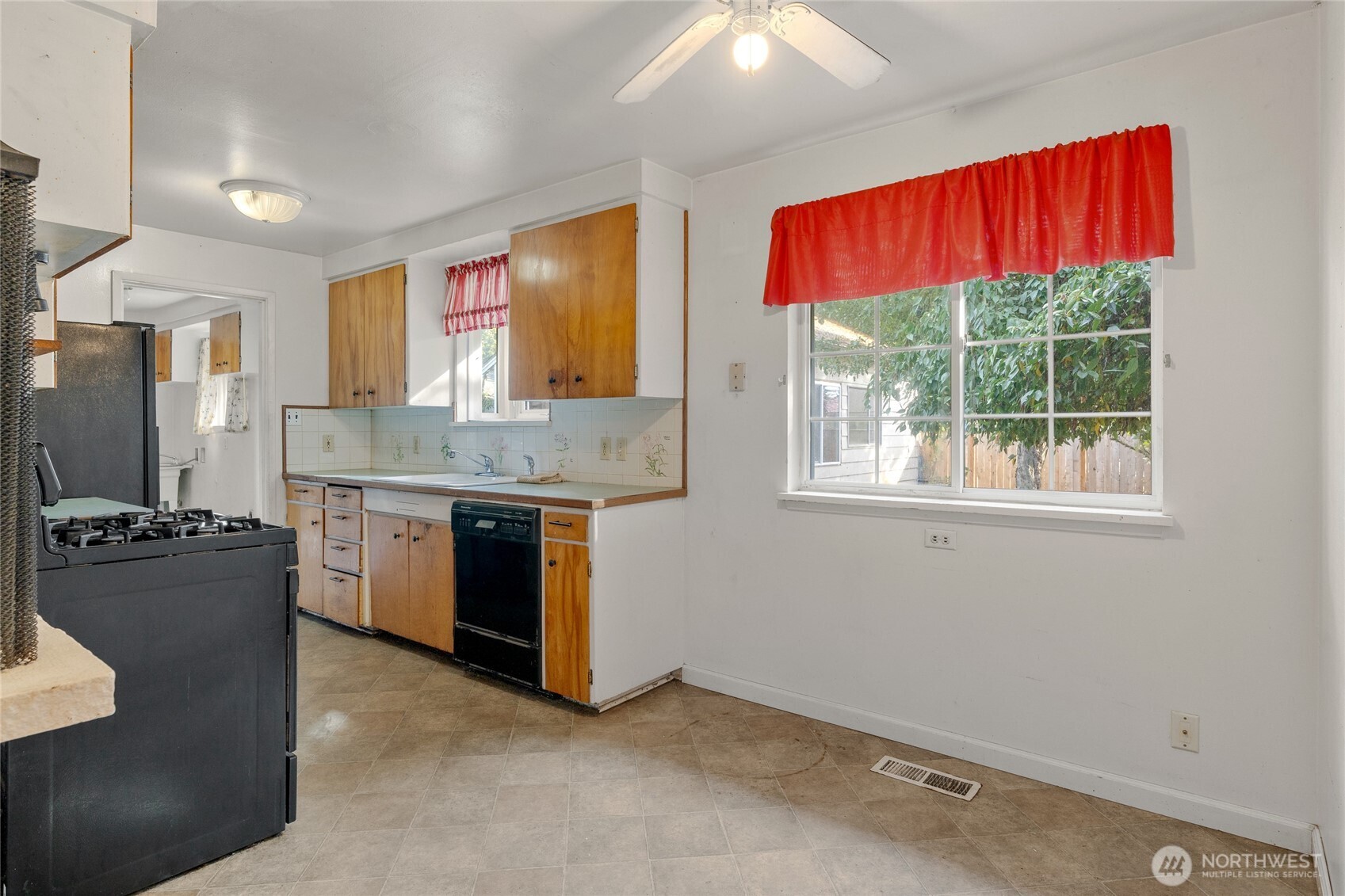 1211 N 173rd Street Property Photo 6