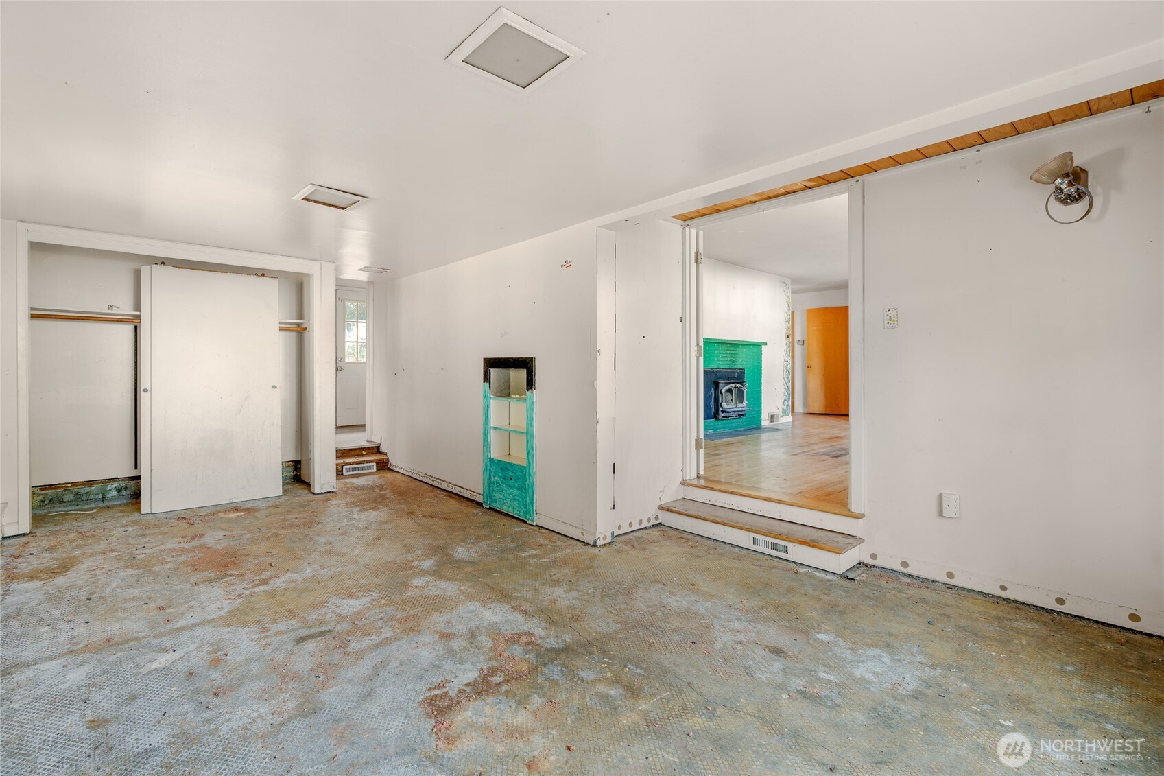 1211 N 173rd Street Property Photo 10