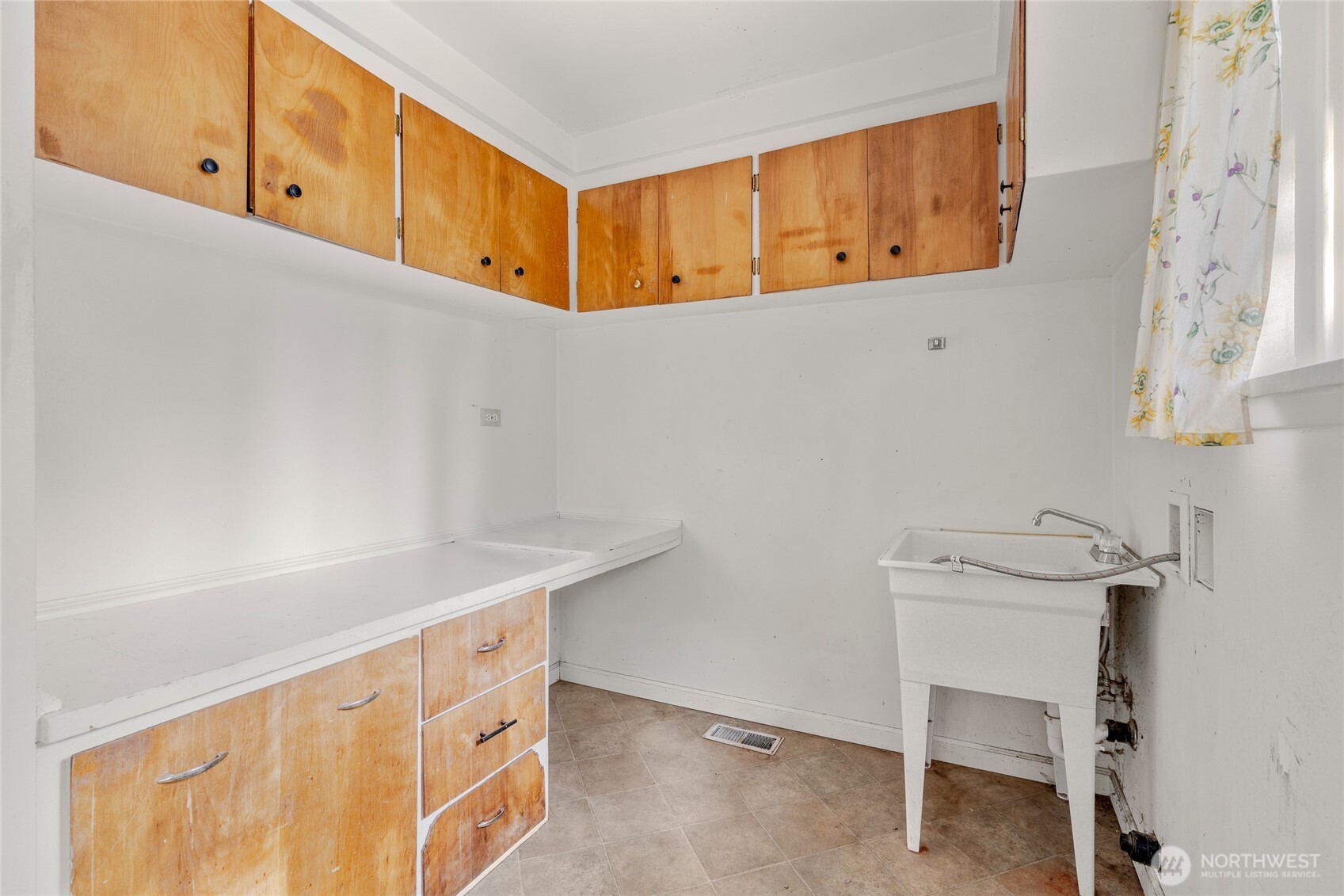 1211 N 173rd Street Property Photo 15