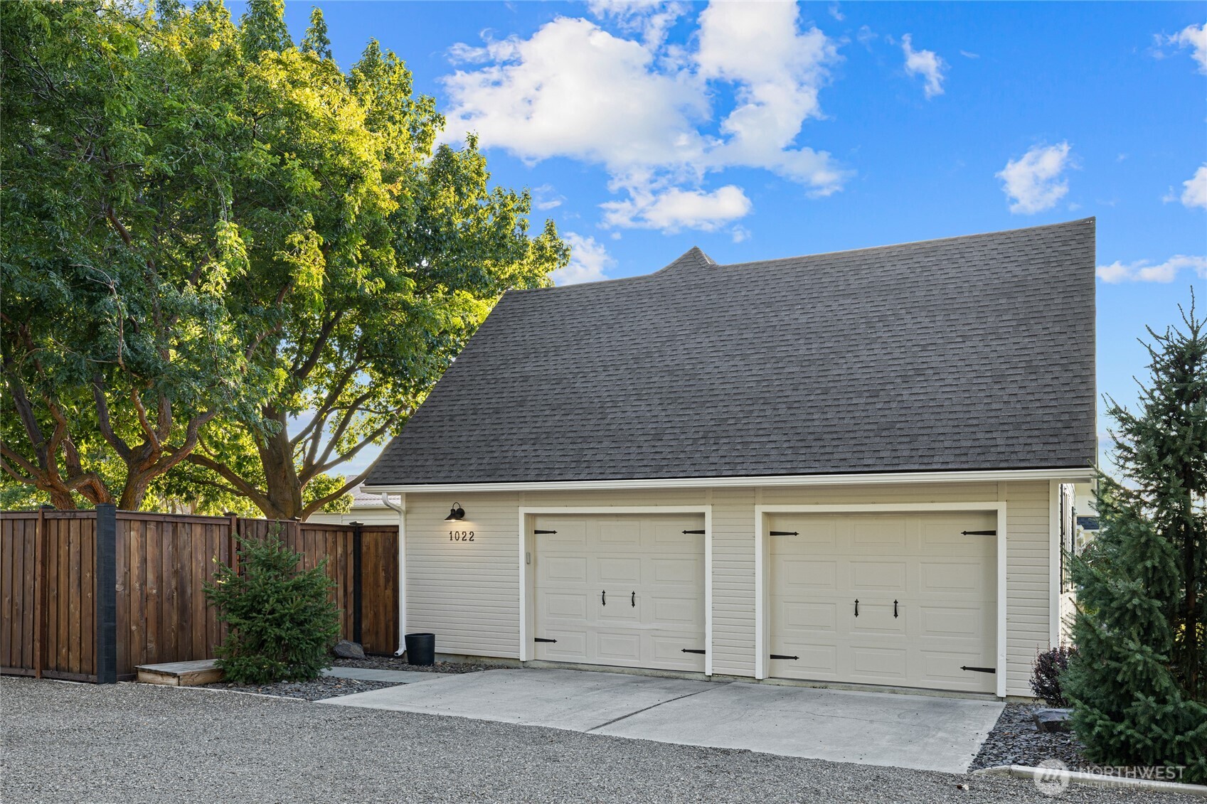 1022 E Capitol Avenue Property Photo 4