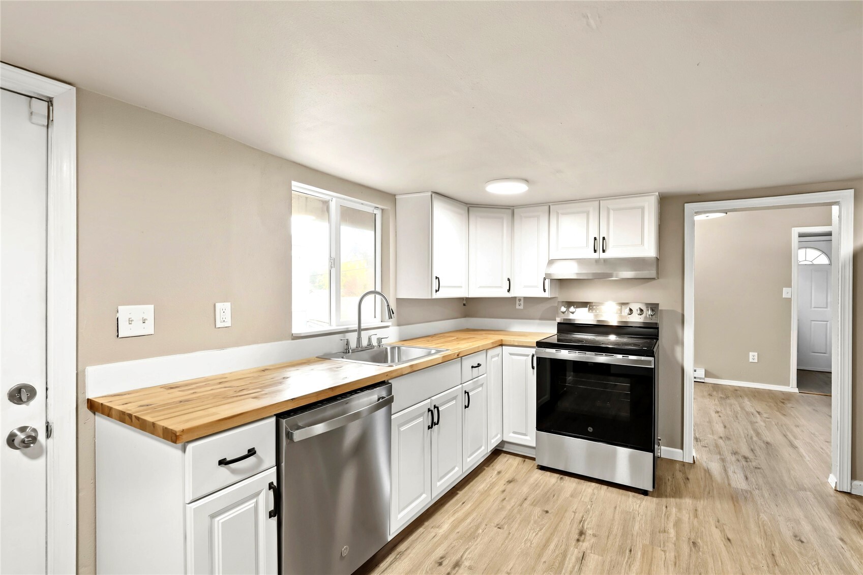 1318 West Street Property Photo 12