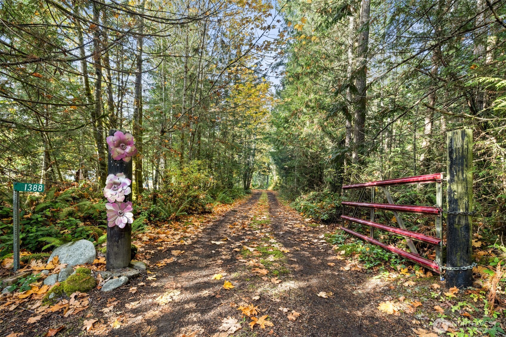 1388 E Elliot Creek Road Property Photo 2