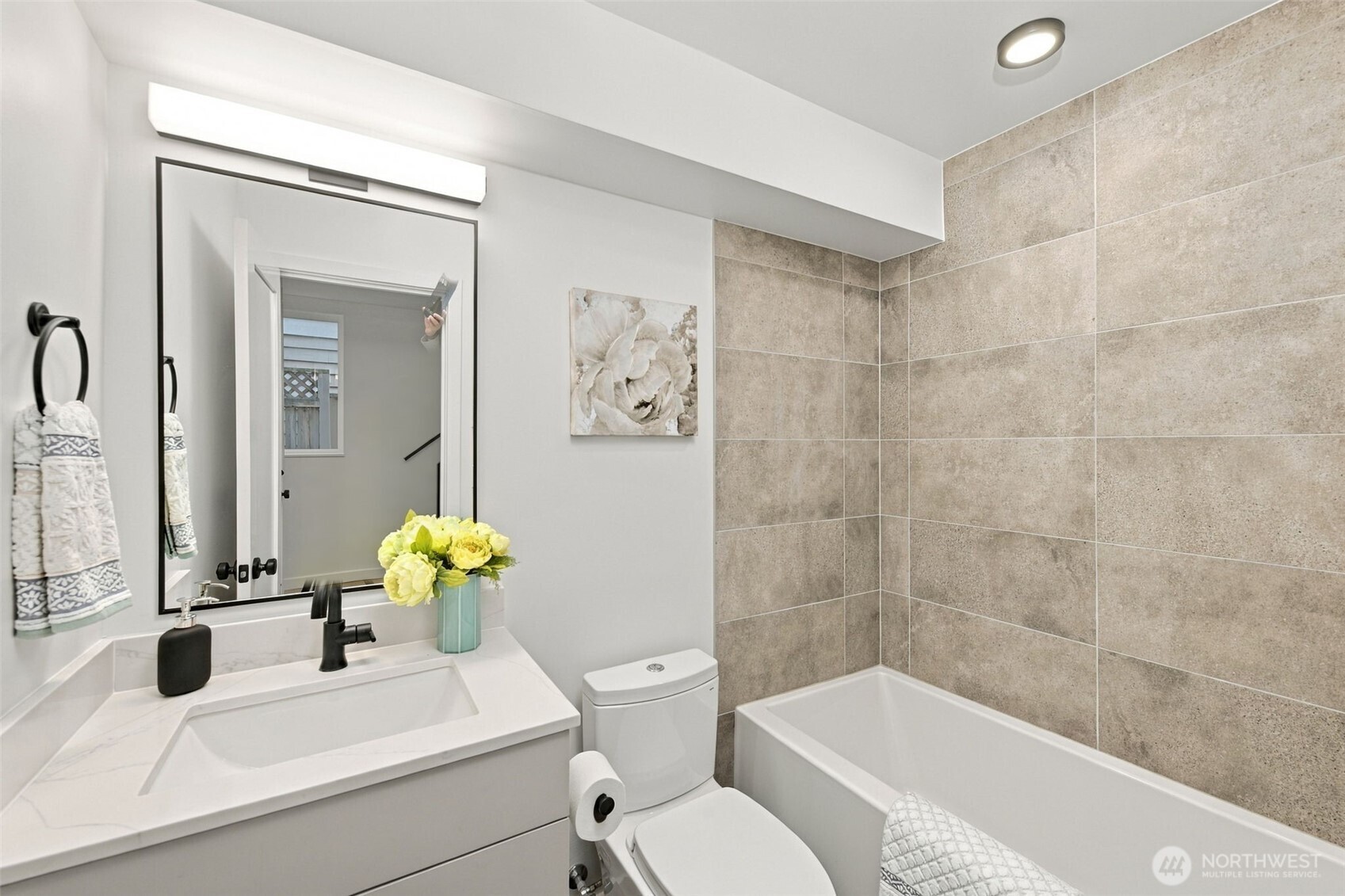 3843 Woodlawn Avenue Property Photo 14