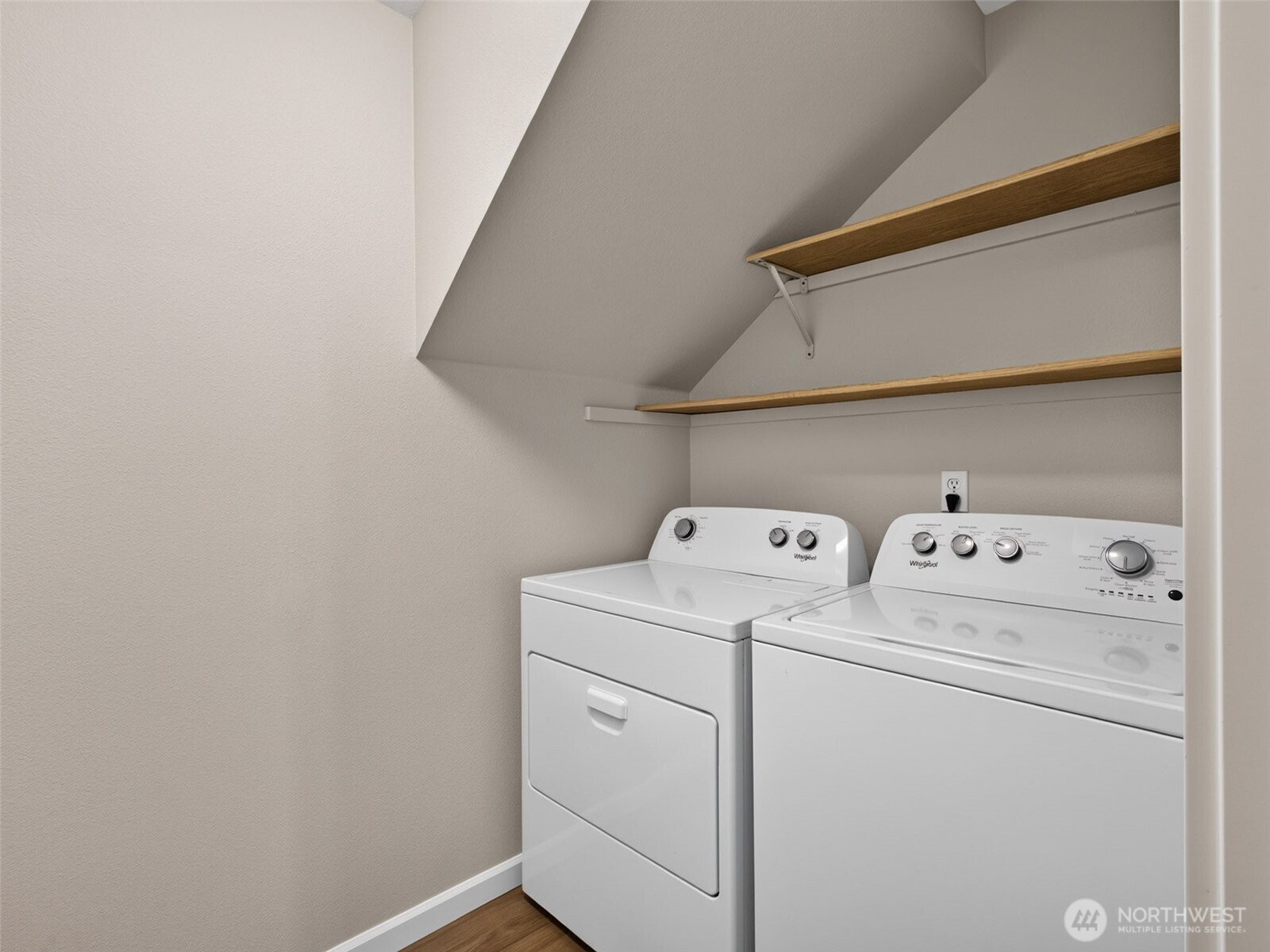 401 Randall Place Property Photo 30