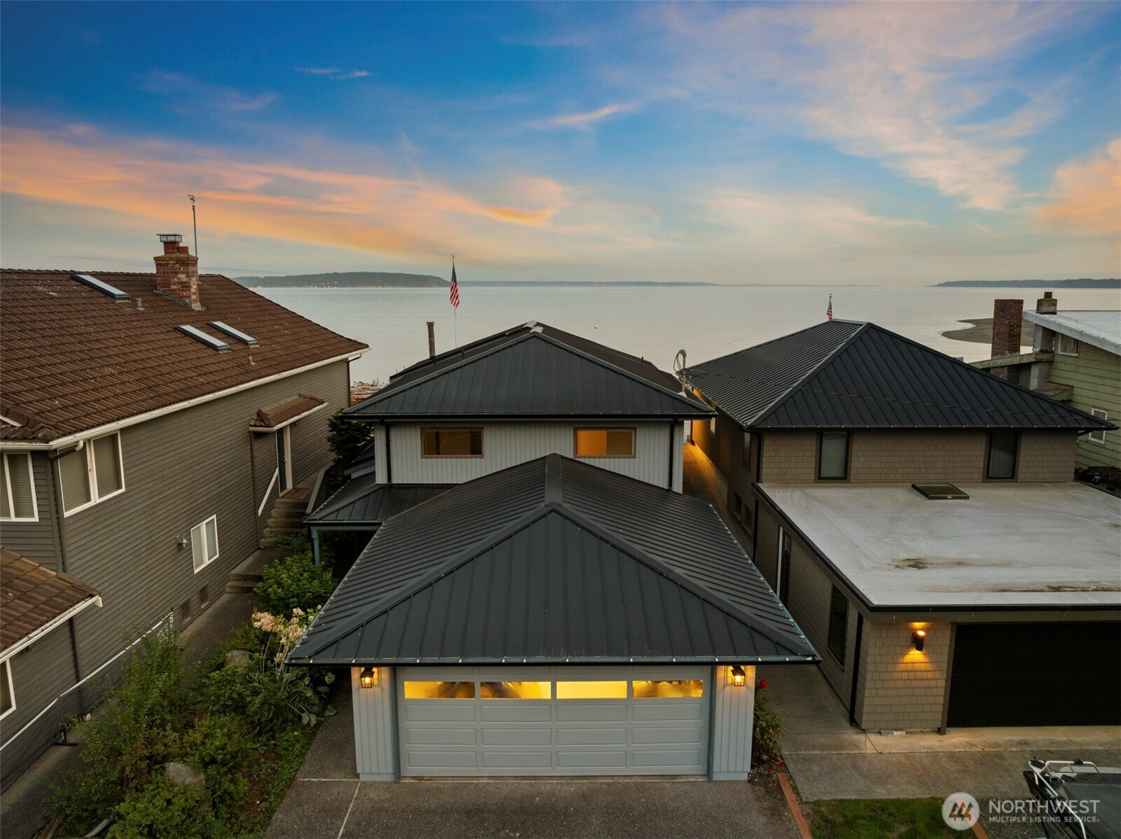 1878 Shore Avenue Property Photo 6