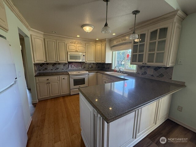 20902 40th Avenue Property Photo 4