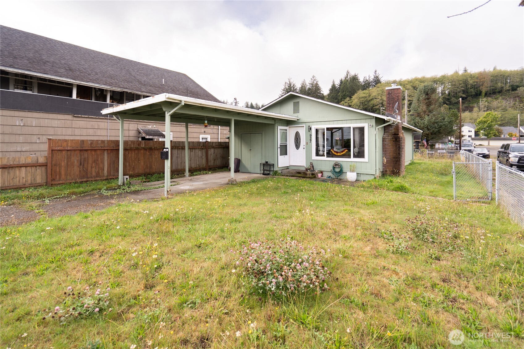 927 Monroe Street Property Photo 1