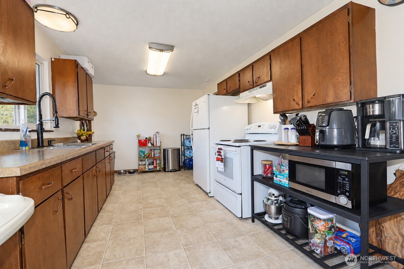 306 J Street Property Photo 7