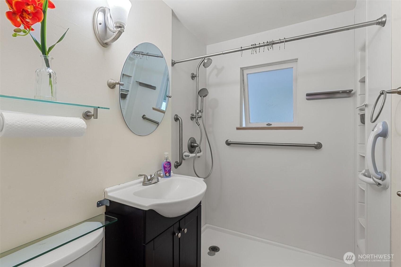 630 N Constitution Avenue Property Photo 17