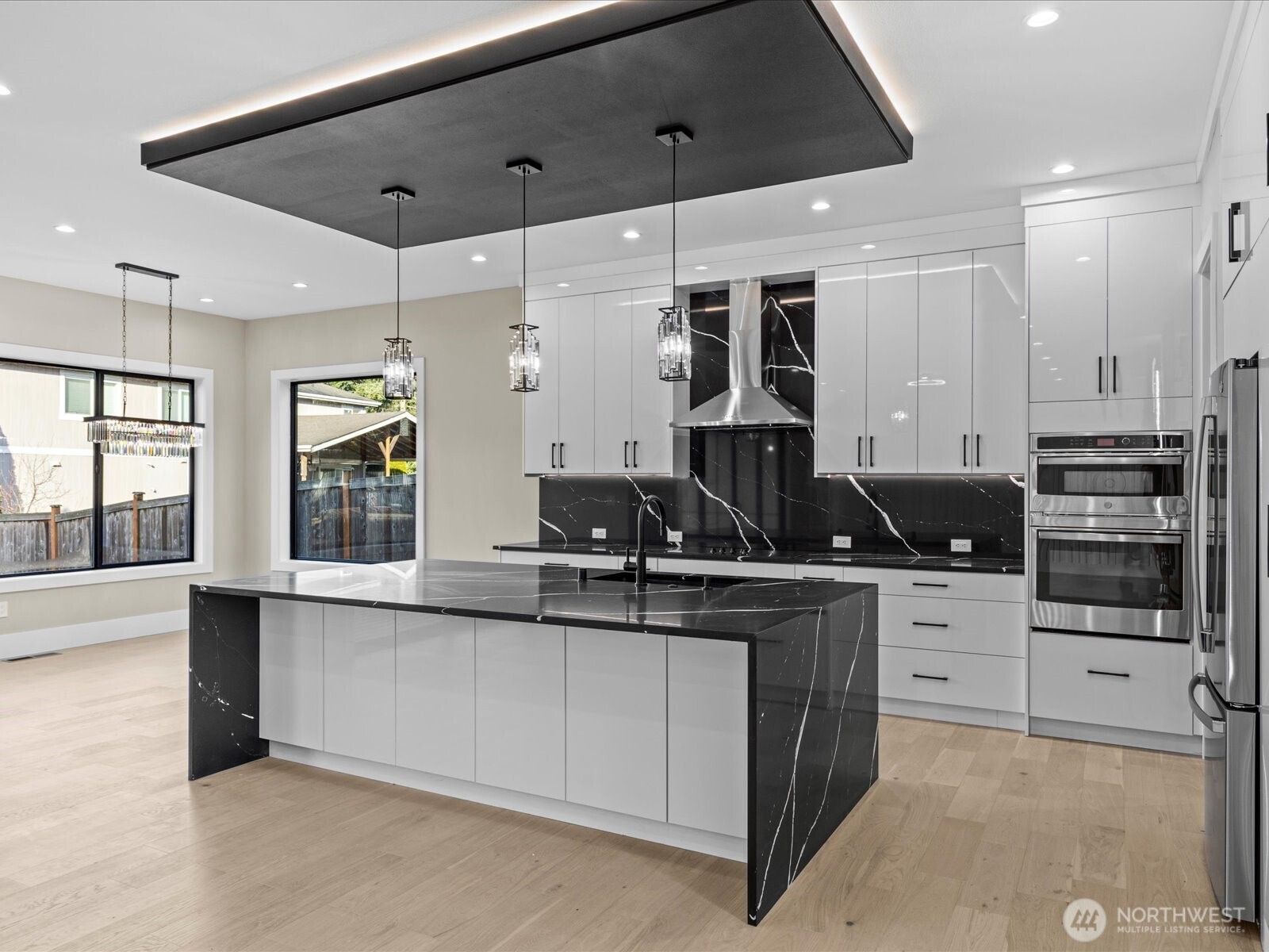 20921 1st Place Property Photo 9