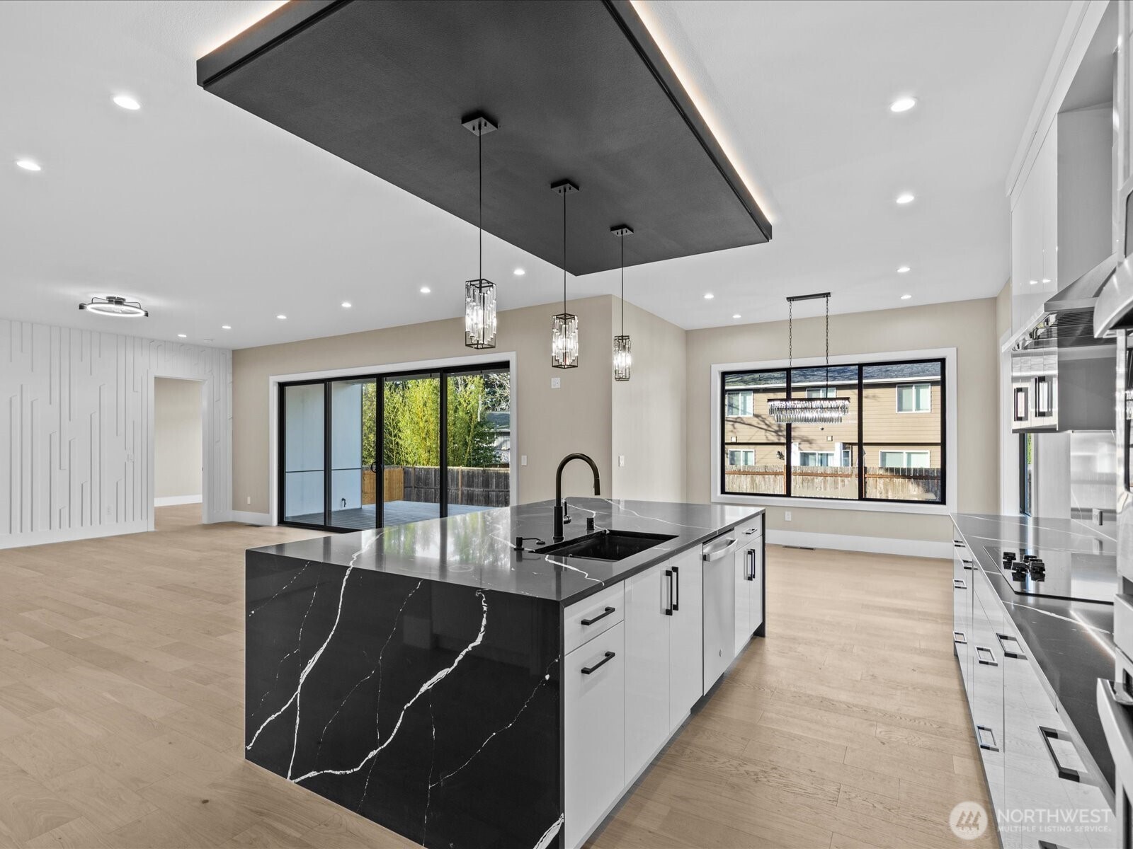 20921 1st Place Property Photo 10