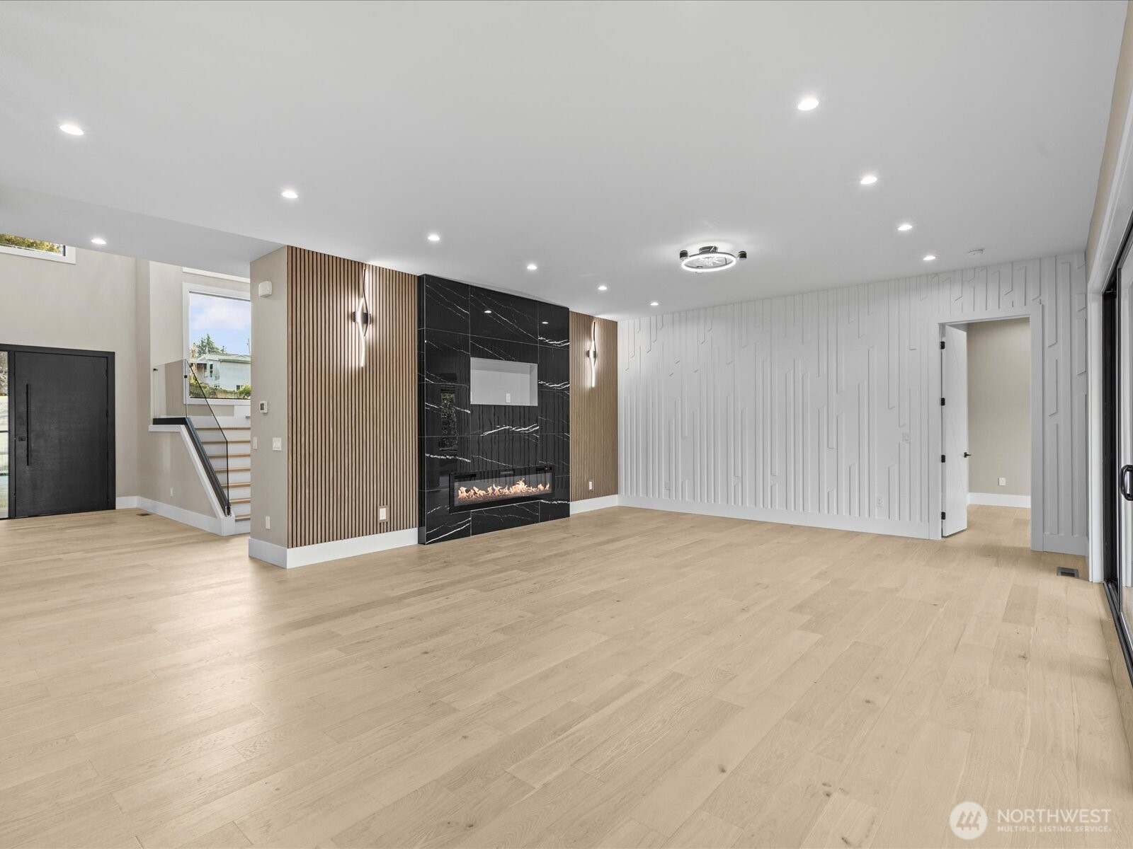 20921 1st Place Property Photo 15