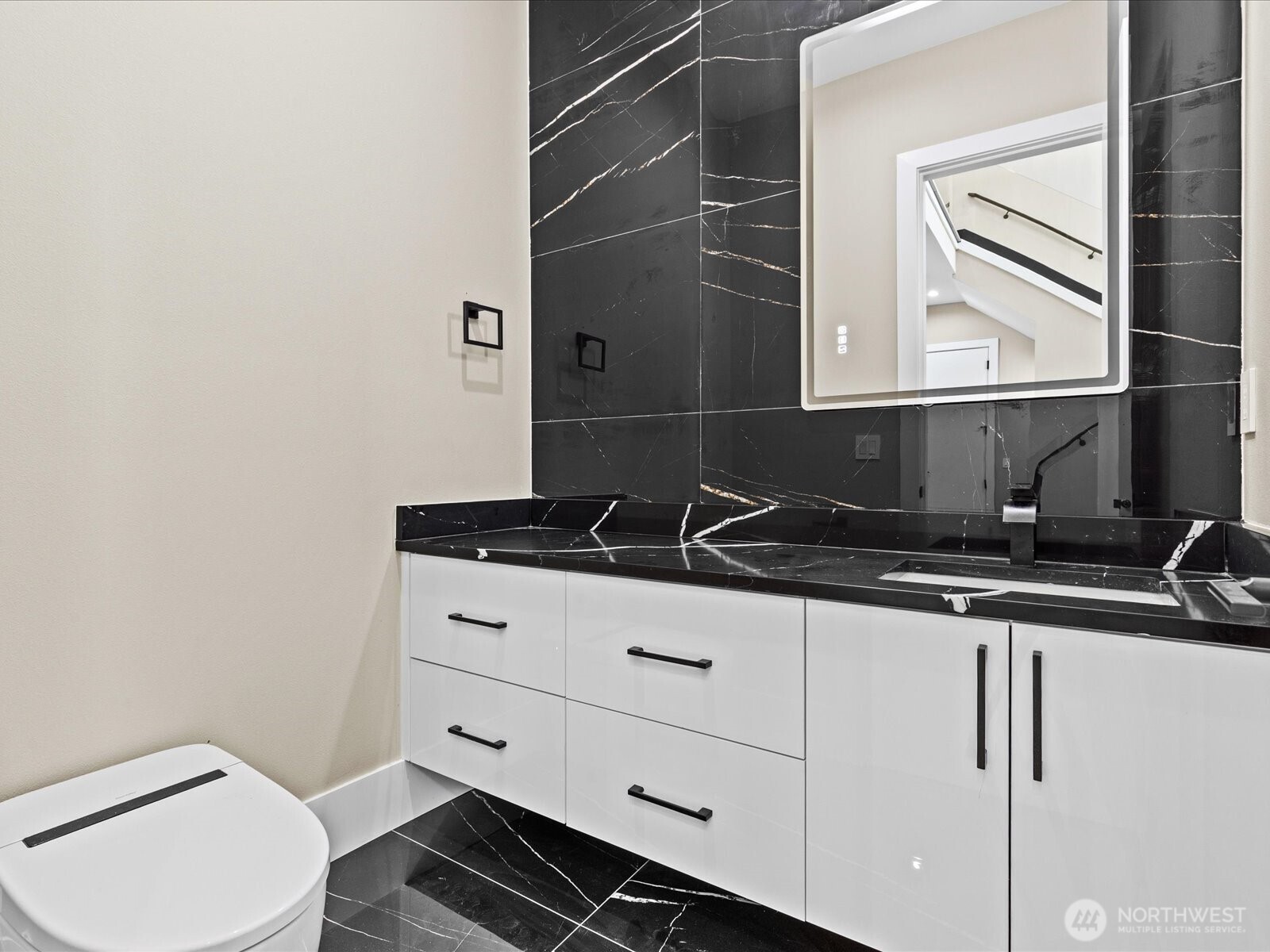 20921 1st Place Property Photo 37