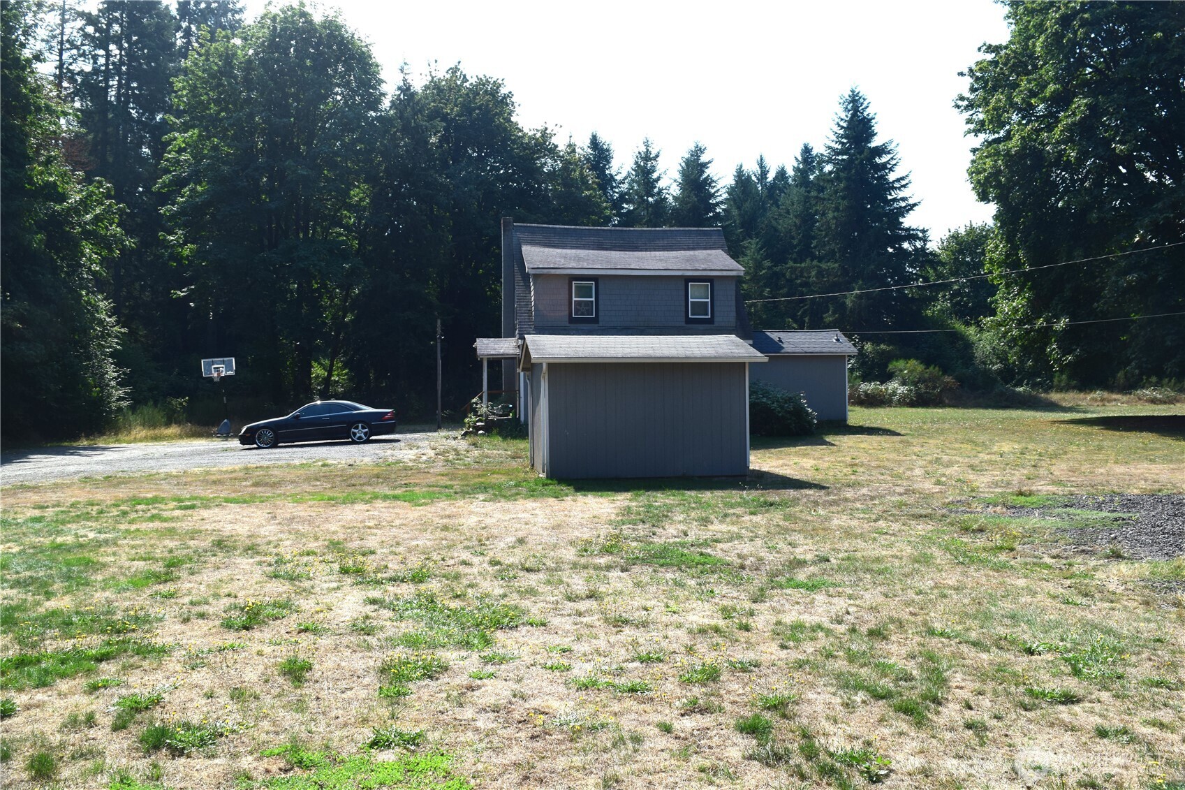 2437 73rd Avenue Property Photo 2