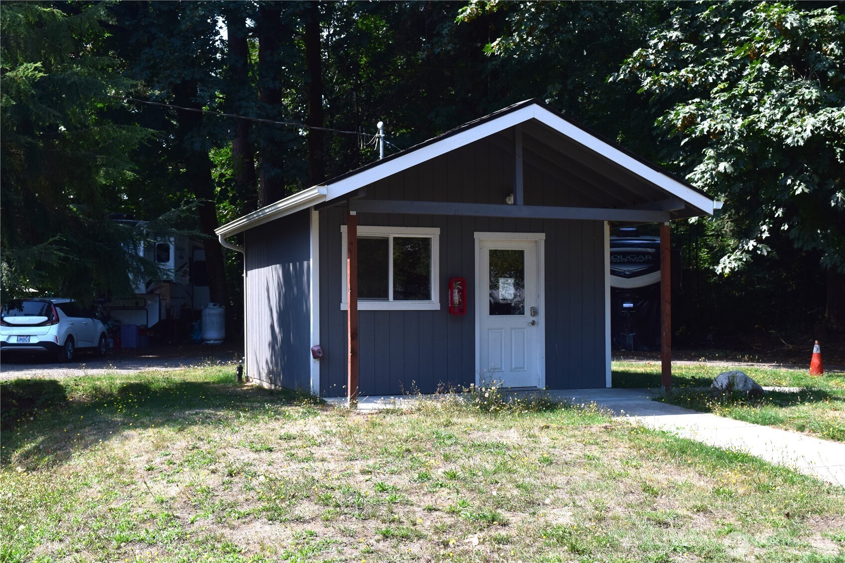 2437 73rd Avenue Property Photo 5