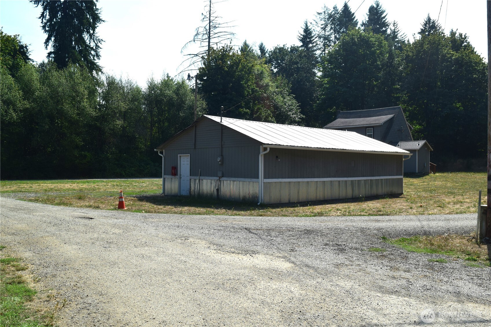 2437 73rd Avenue Property Photo 6