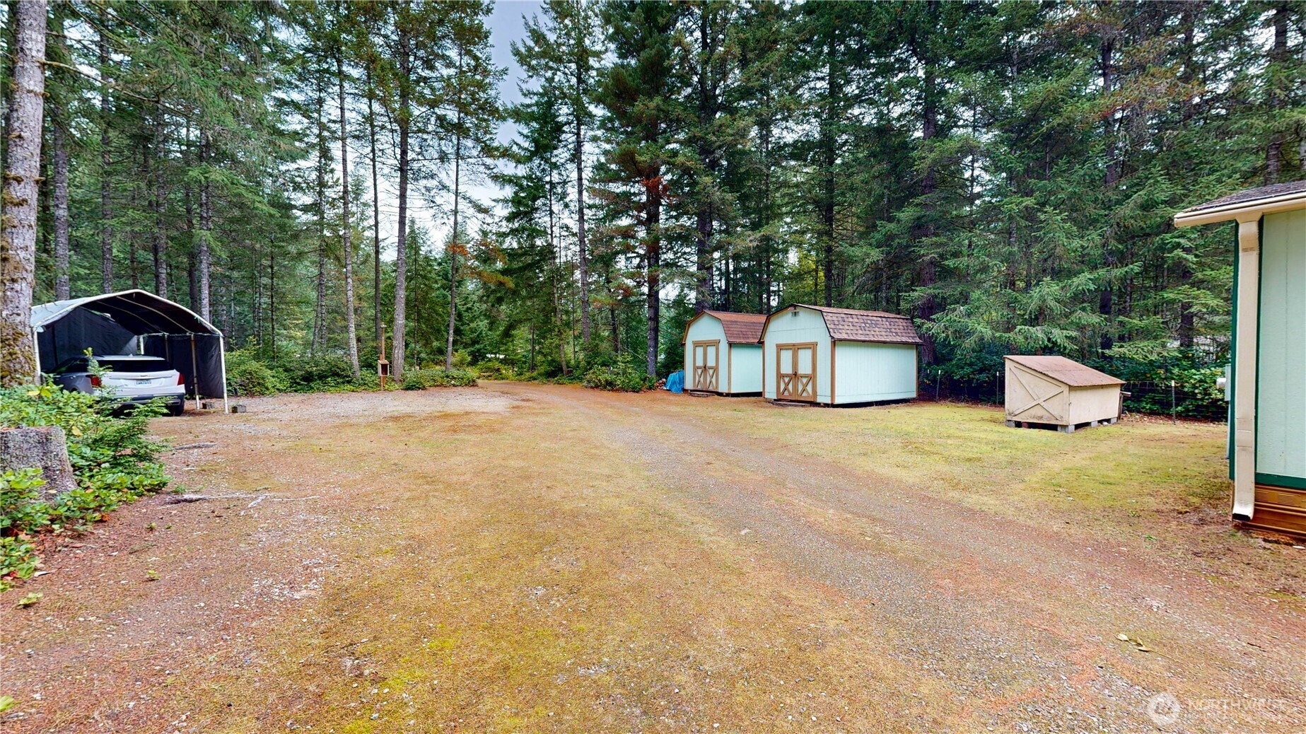 10541 Fairview Boulevard Property Photo 3