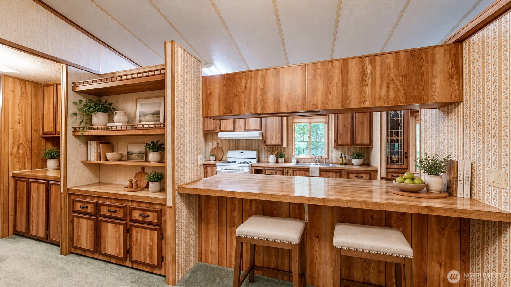 10541 Fairview Boulevard Property Photo 7