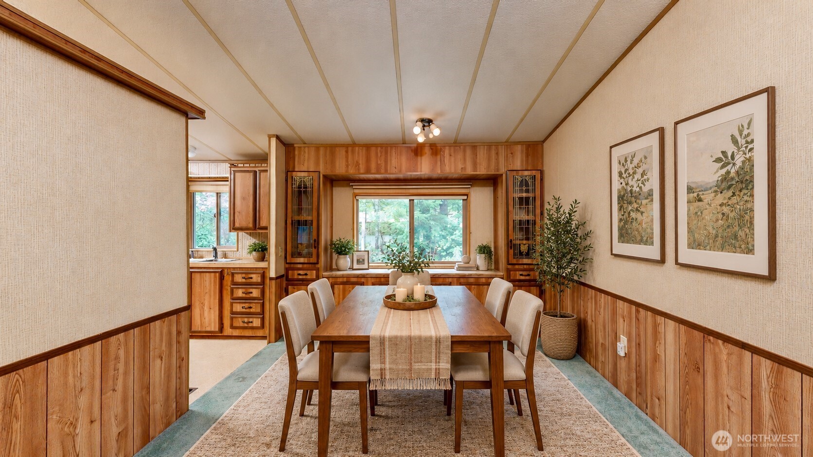 10541 Fairview Boulevard Property Photo 8