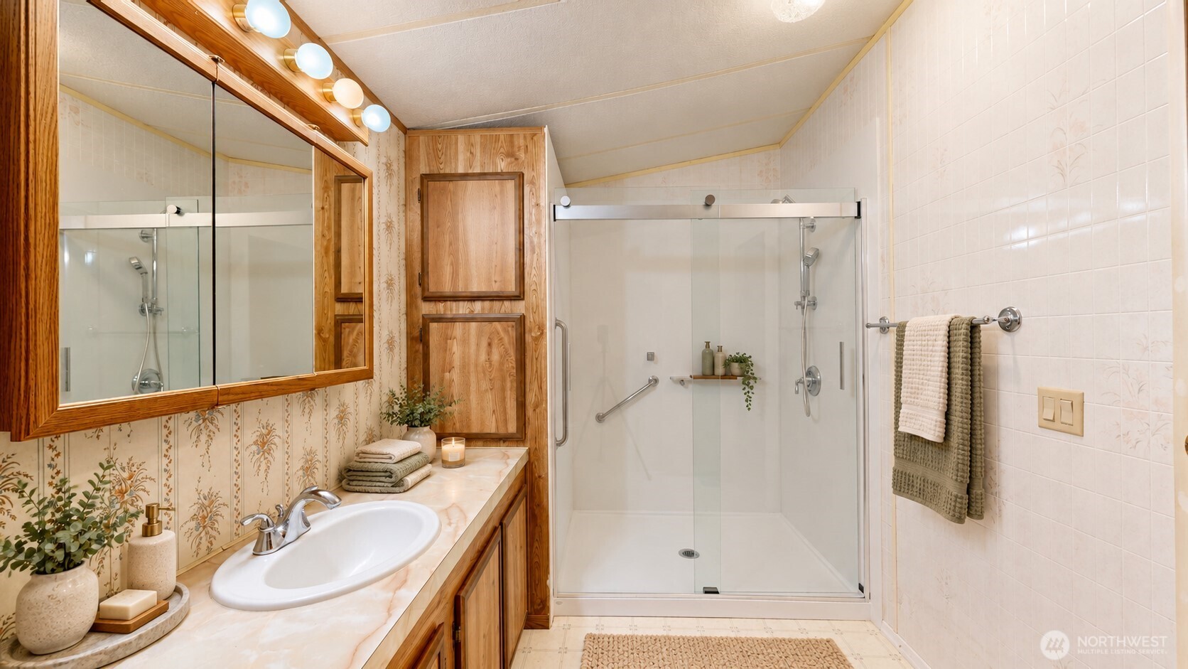 10541 Fairview Boulevard Property Photo 11