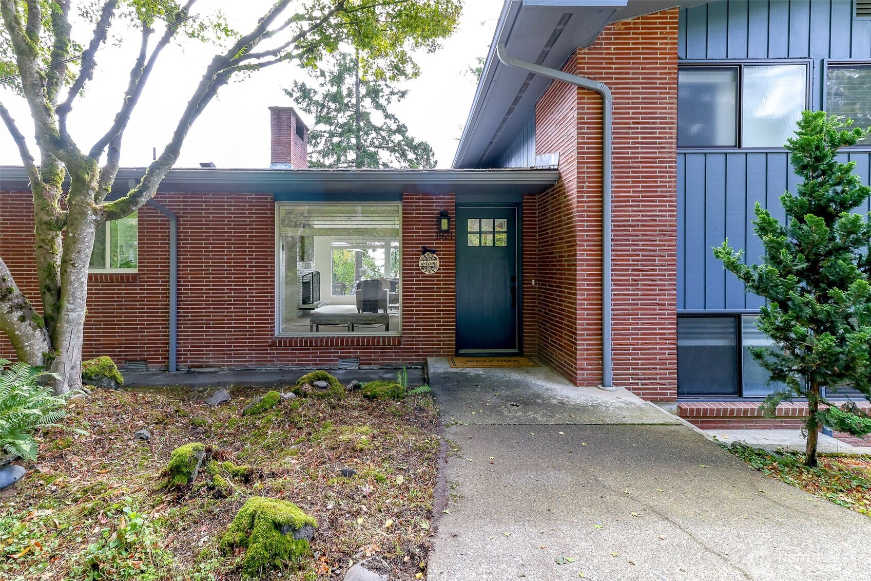 1921 Se Oakview Drive Property Photo 2