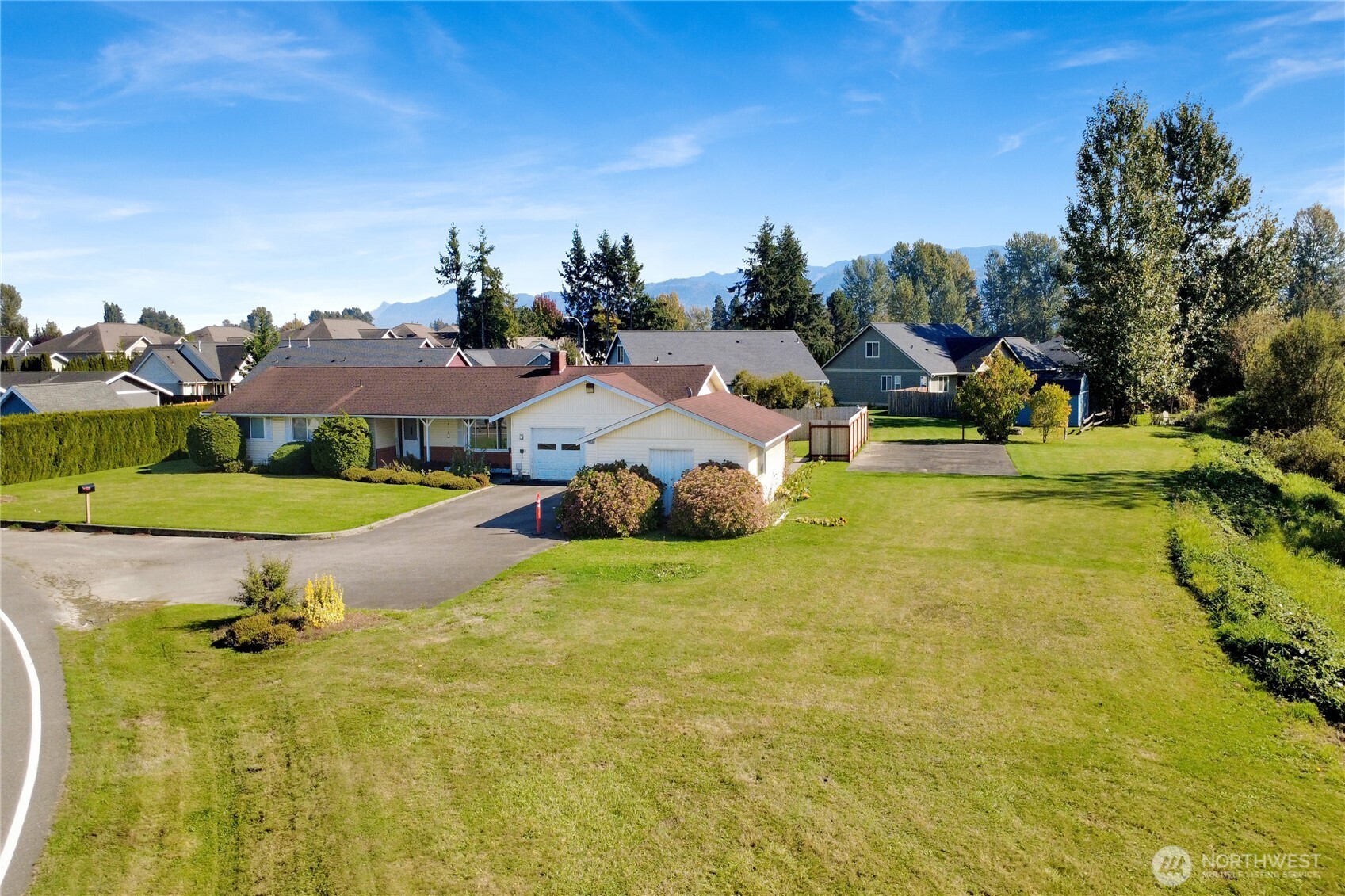 1440 Sumas Avenue Property Photo 4