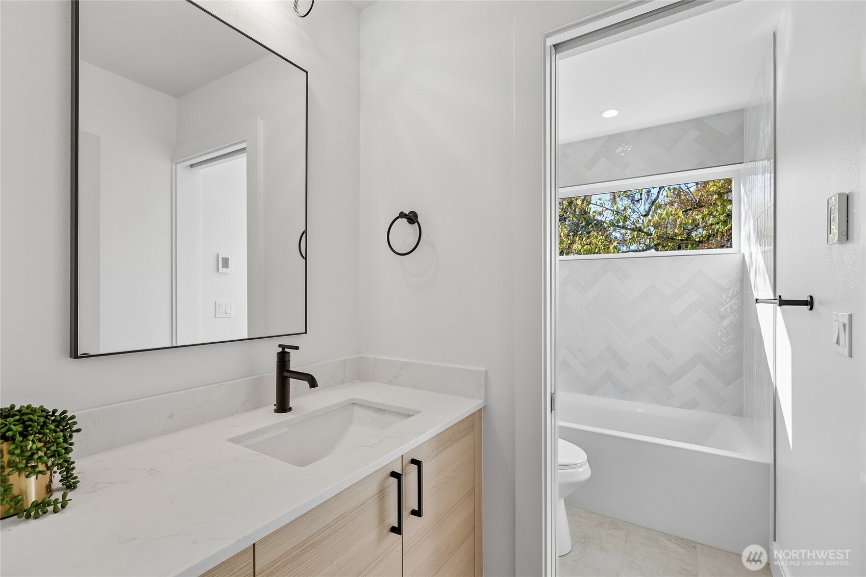5044 35th Avenue Property Photo 17