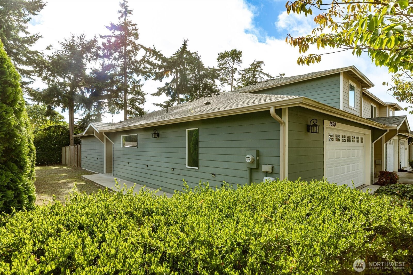 1669 SW Stremler Drive Property Photo 1