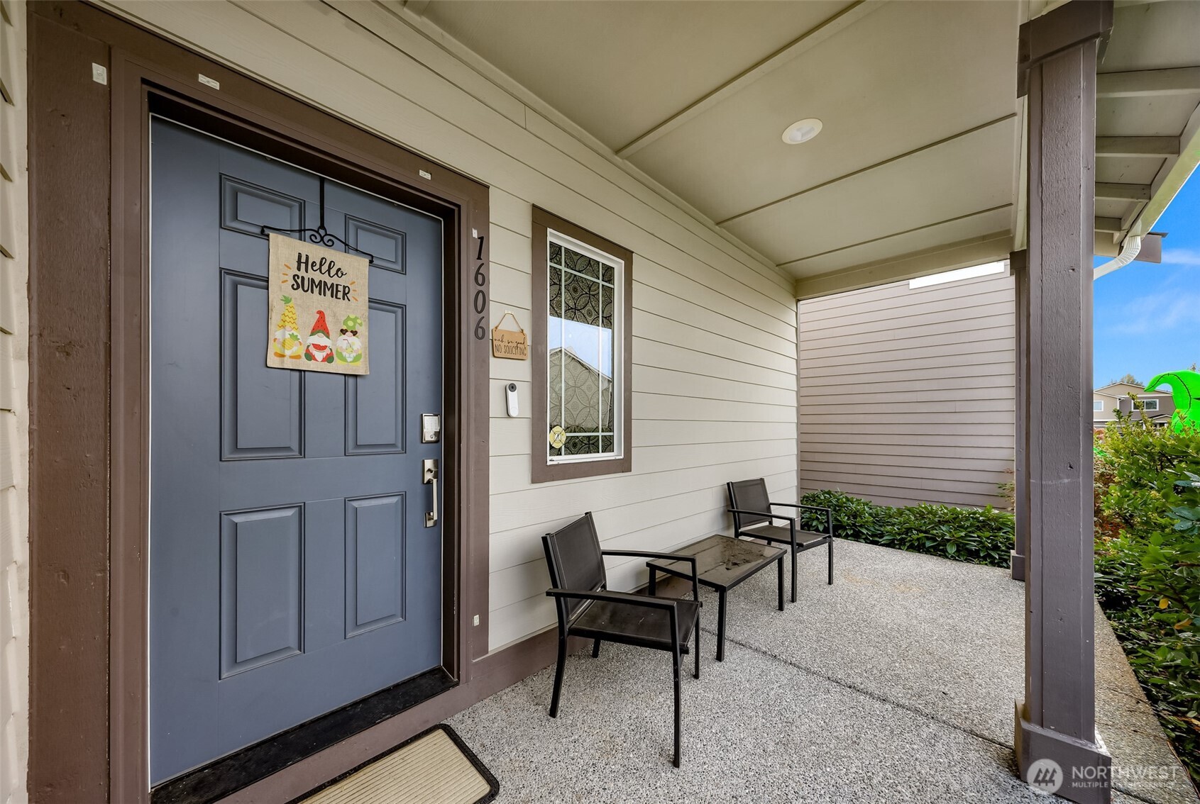 1606 12th Place Property Photo 3