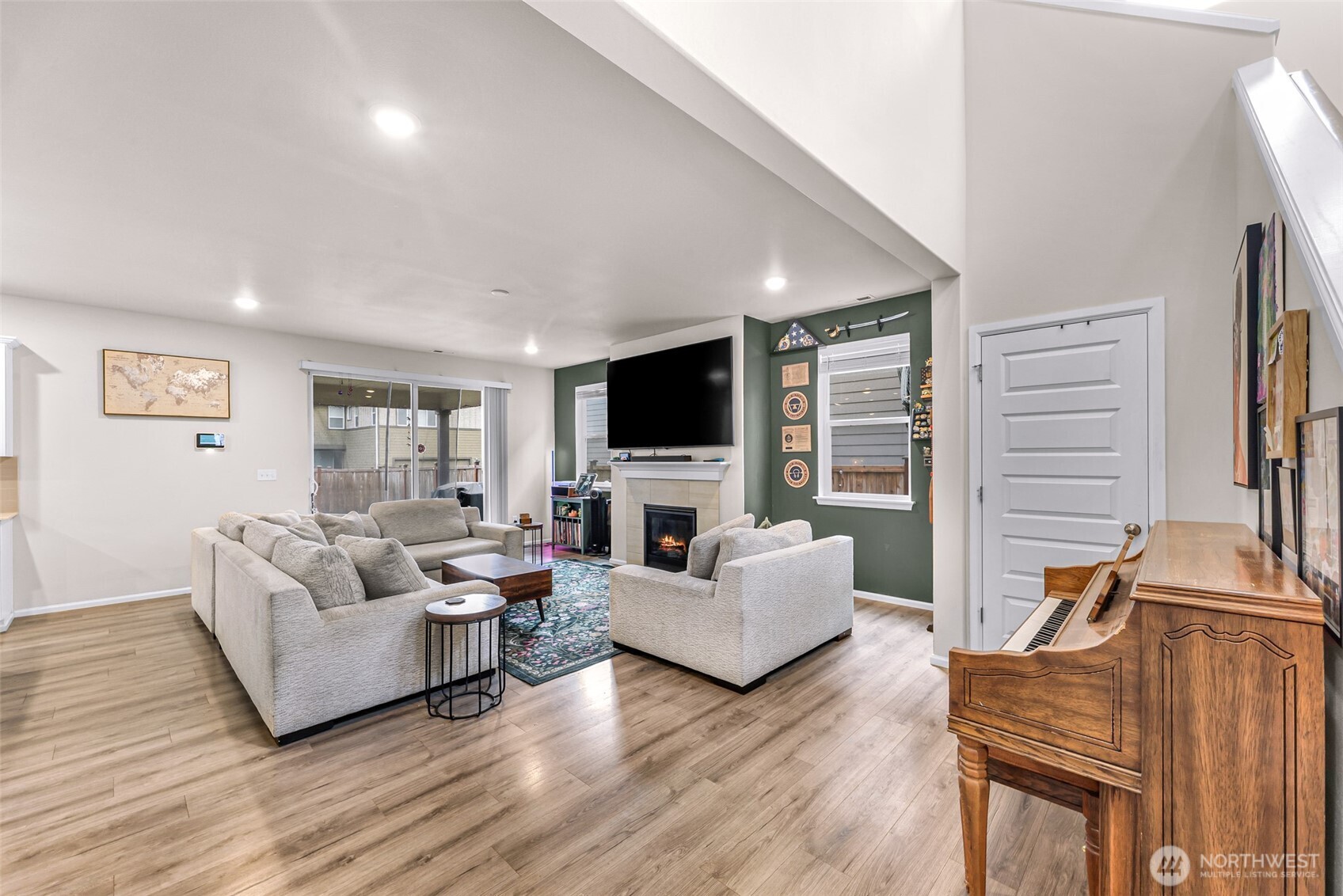 1606 12th Place Property Photo 5