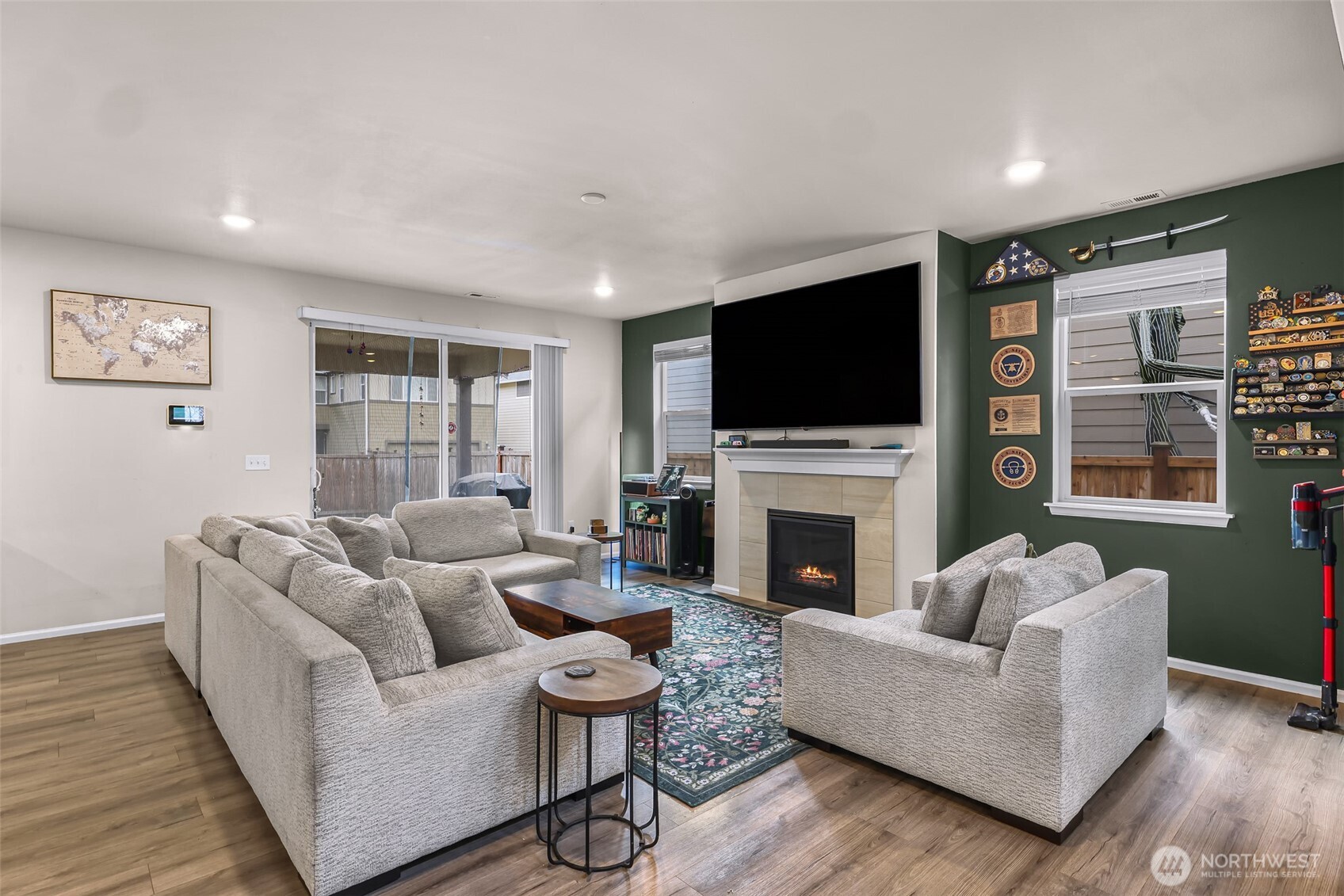 1606 12th Place Property Photo 6