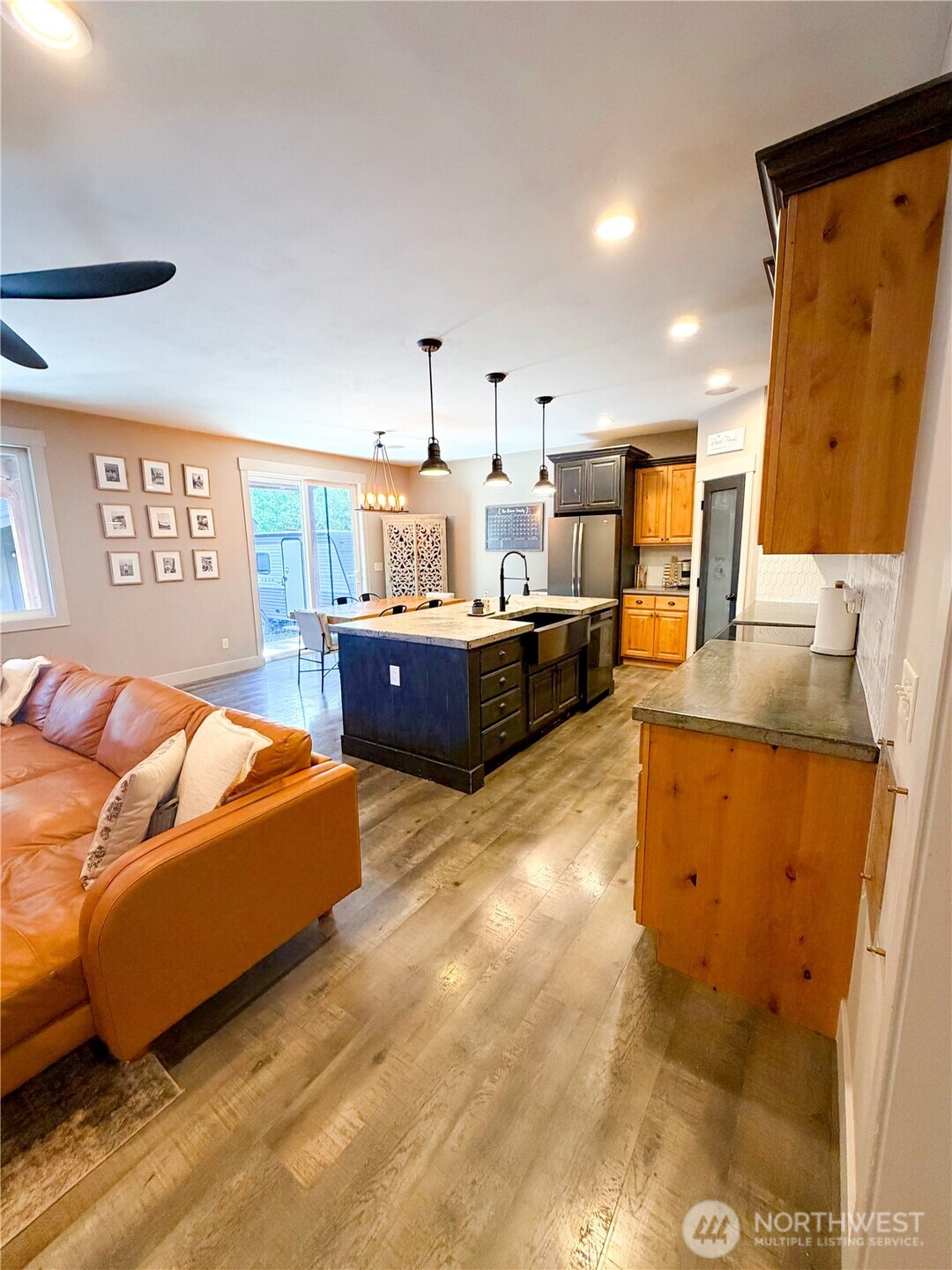 255 Parkside Loop Property Photo 4
